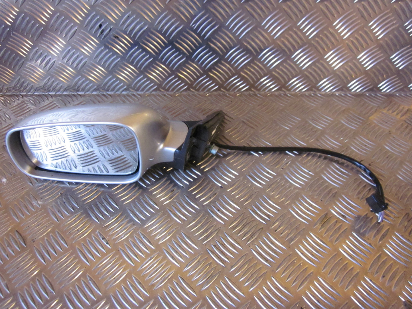 VW Passat 3B Sidespejl Med OEM Nr. Ophugger Fra VW Ophugger