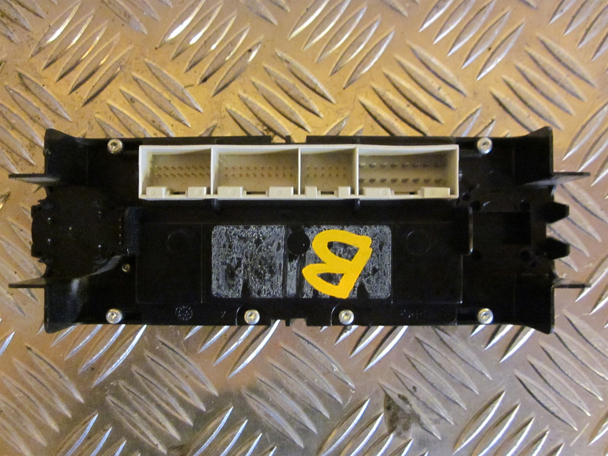 Skoda Octavia Varmeregulering Med OEM Nr. 1U1907044A Fra Skoda Ophugger