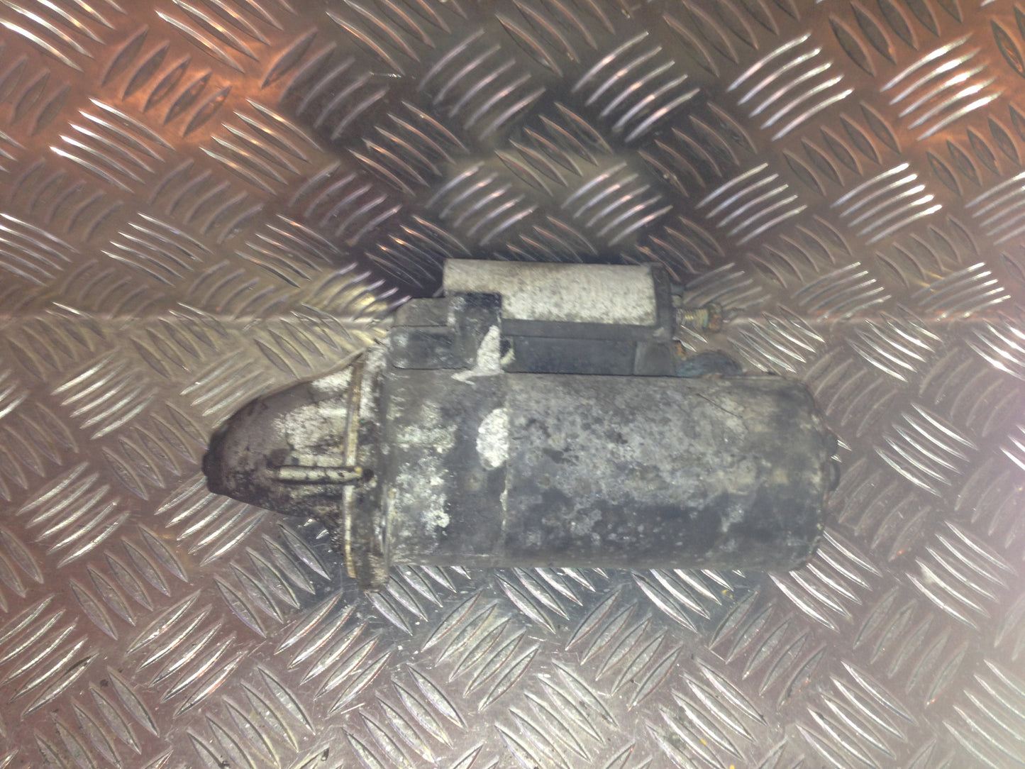 Audi 80/CAB Starter Med OEM Nr. 0001108101 Fra Audi Ophugger