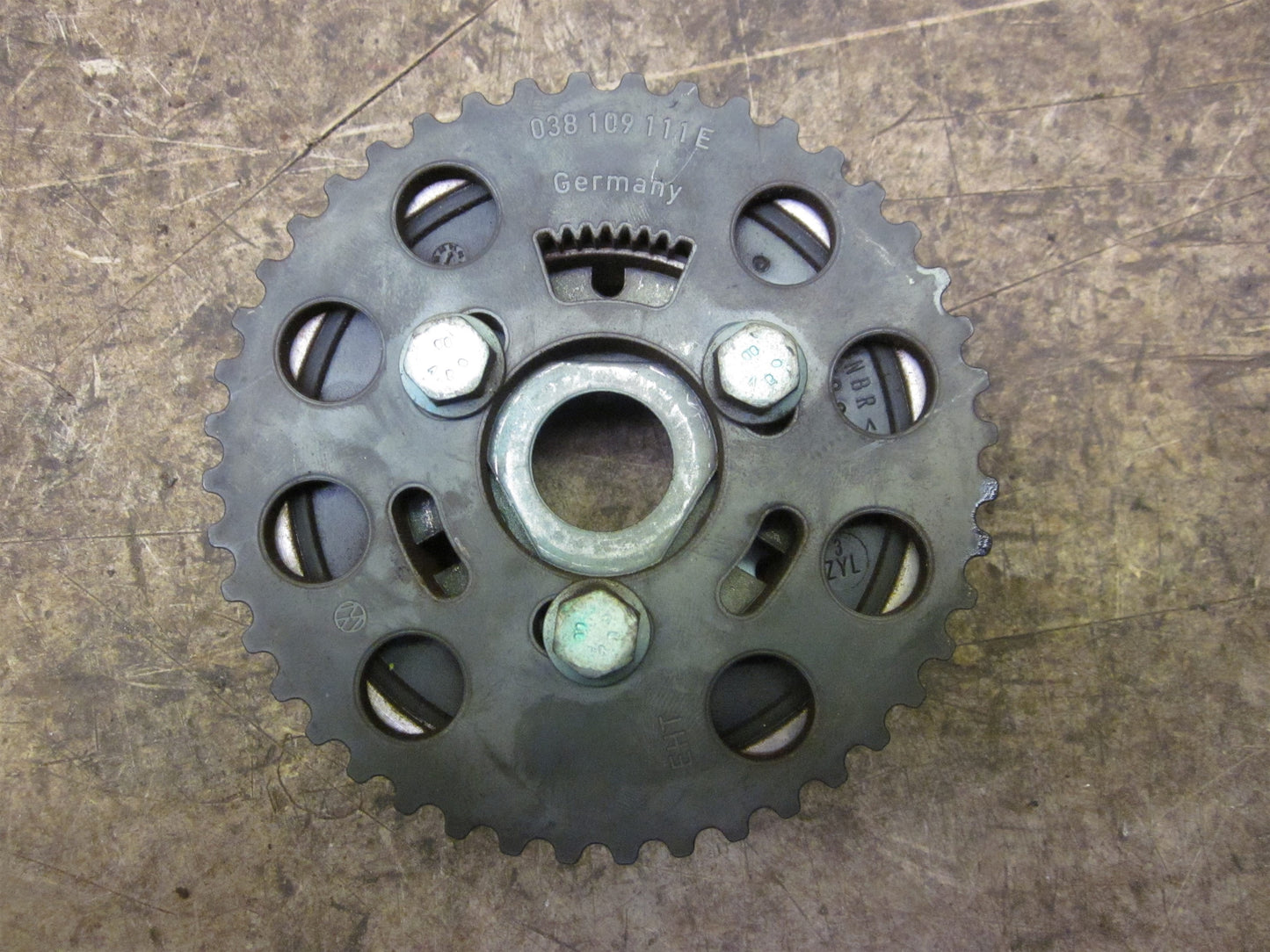 VW Lupo 6E/6X Knastakselhjul Med OEM Nr. 038109111E Fra VW Ophugger