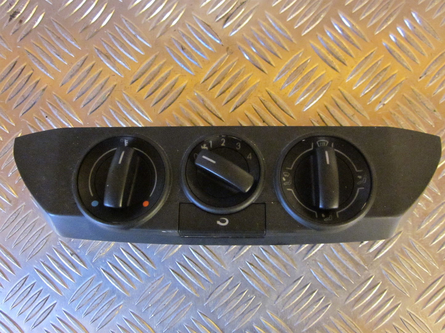 VW Polo 9N Varmeregulering Med OEM Nr. Ophugger Fra VW Ophugger