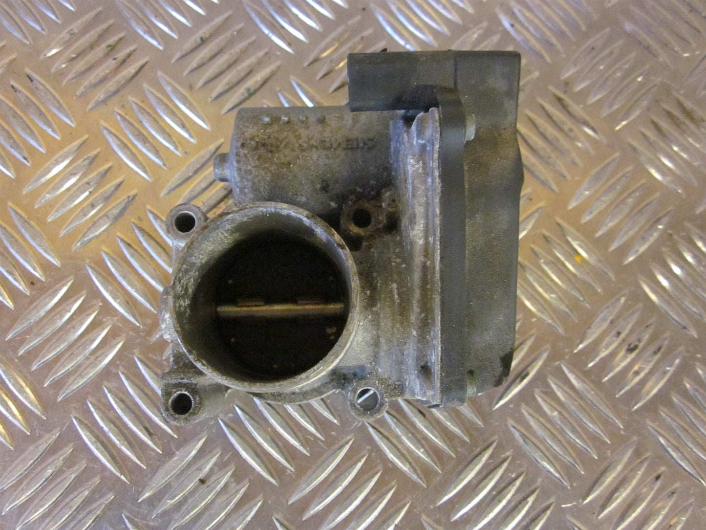 VW Polo 9N Spjældhus Med OEM Nr. 03D133062E Fra VW Ophugger