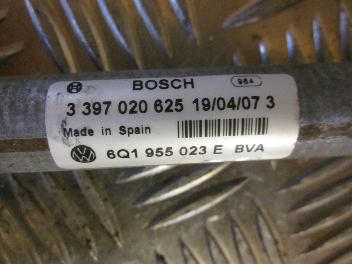 VW Polo 9N Viskertræk Med OEM Nr. 6Q1955601 Fra VW Ophugger