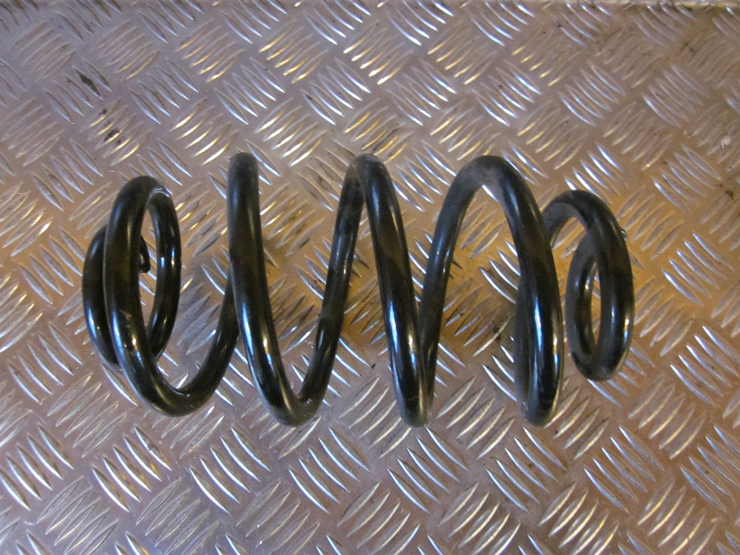 Opel Vectra C Bagfjeder Spiral Med OEM Nr. Ophugger Fra Opel Ophugger