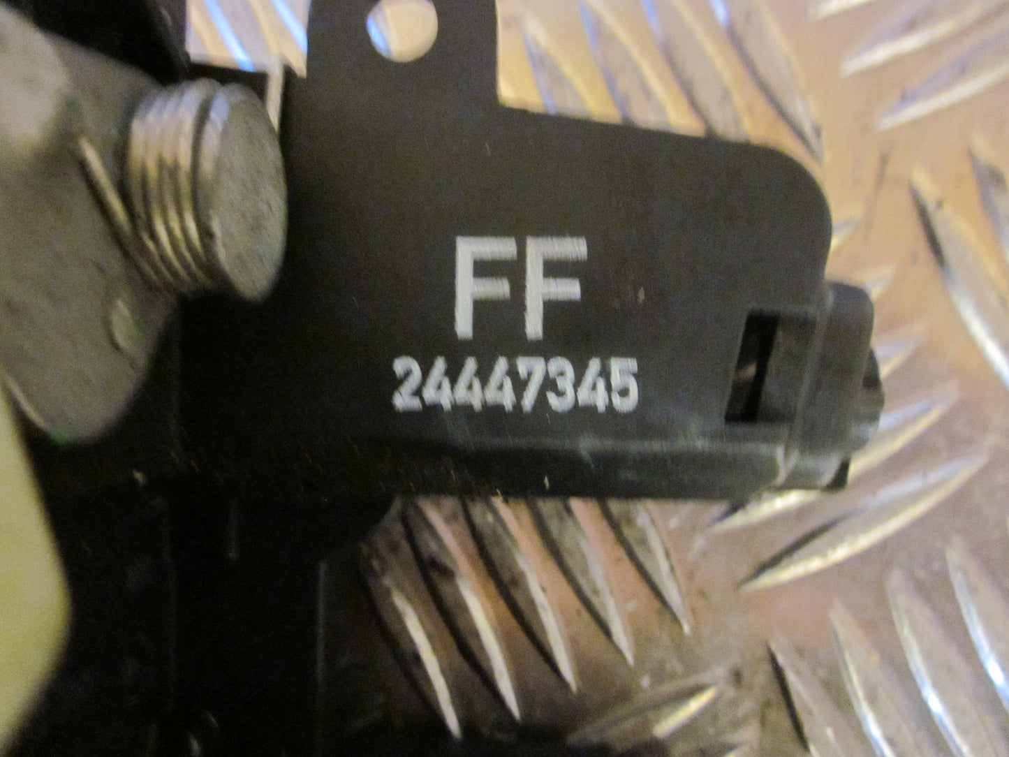 Opel Vectra C Dørlås Med OEM Nr. 24447345 Fra Opel Ophugger