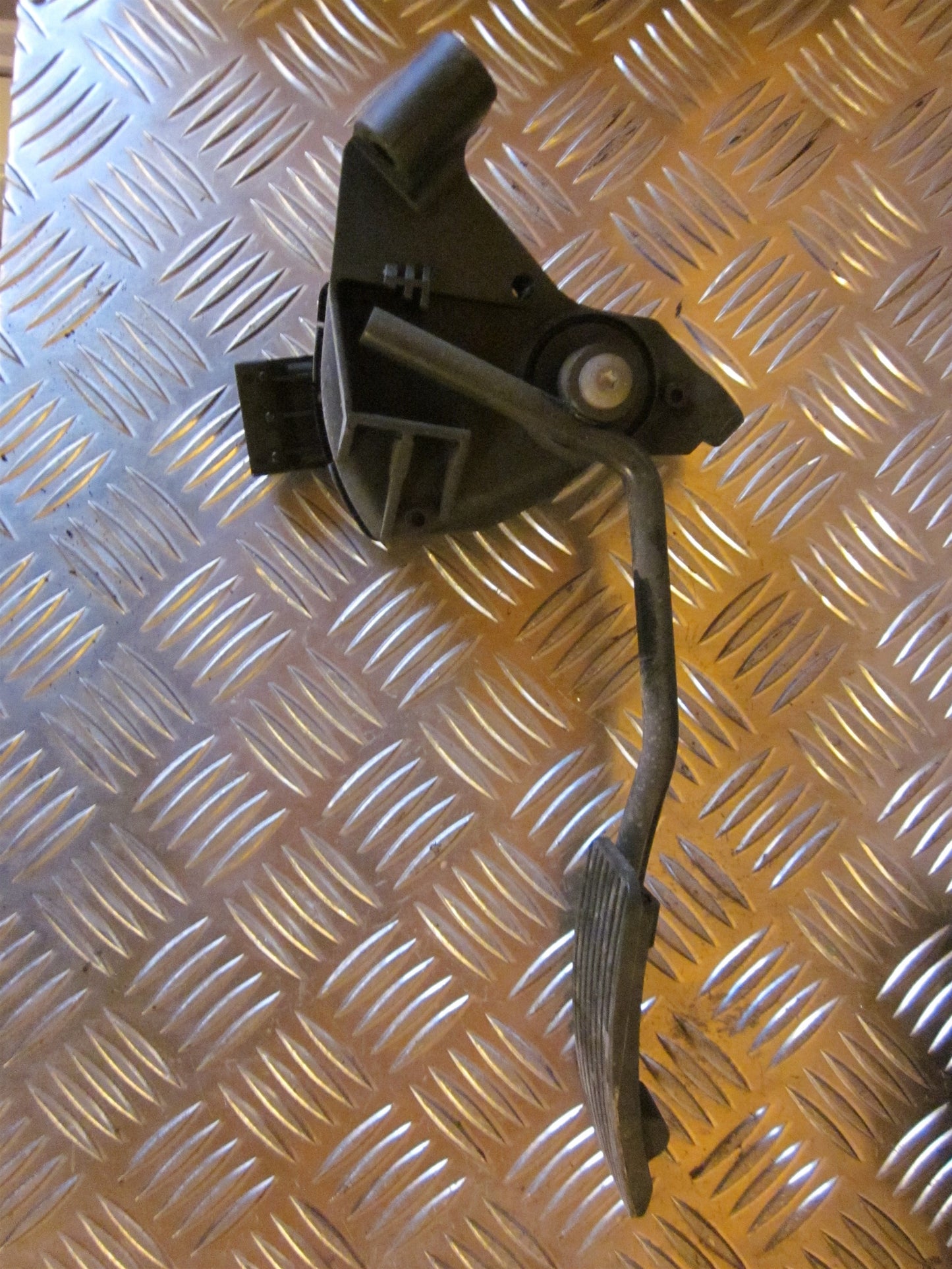 Opel Vectra C Speederpedal Med OEM Nr. Ophugger Fra Opel Ophugger
