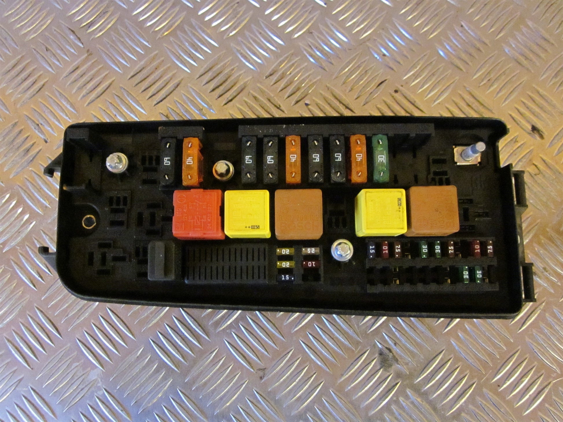 Opel Vectra C Sikringsboks Med OEM Nr. Ophugger Fra Opel Ophugger