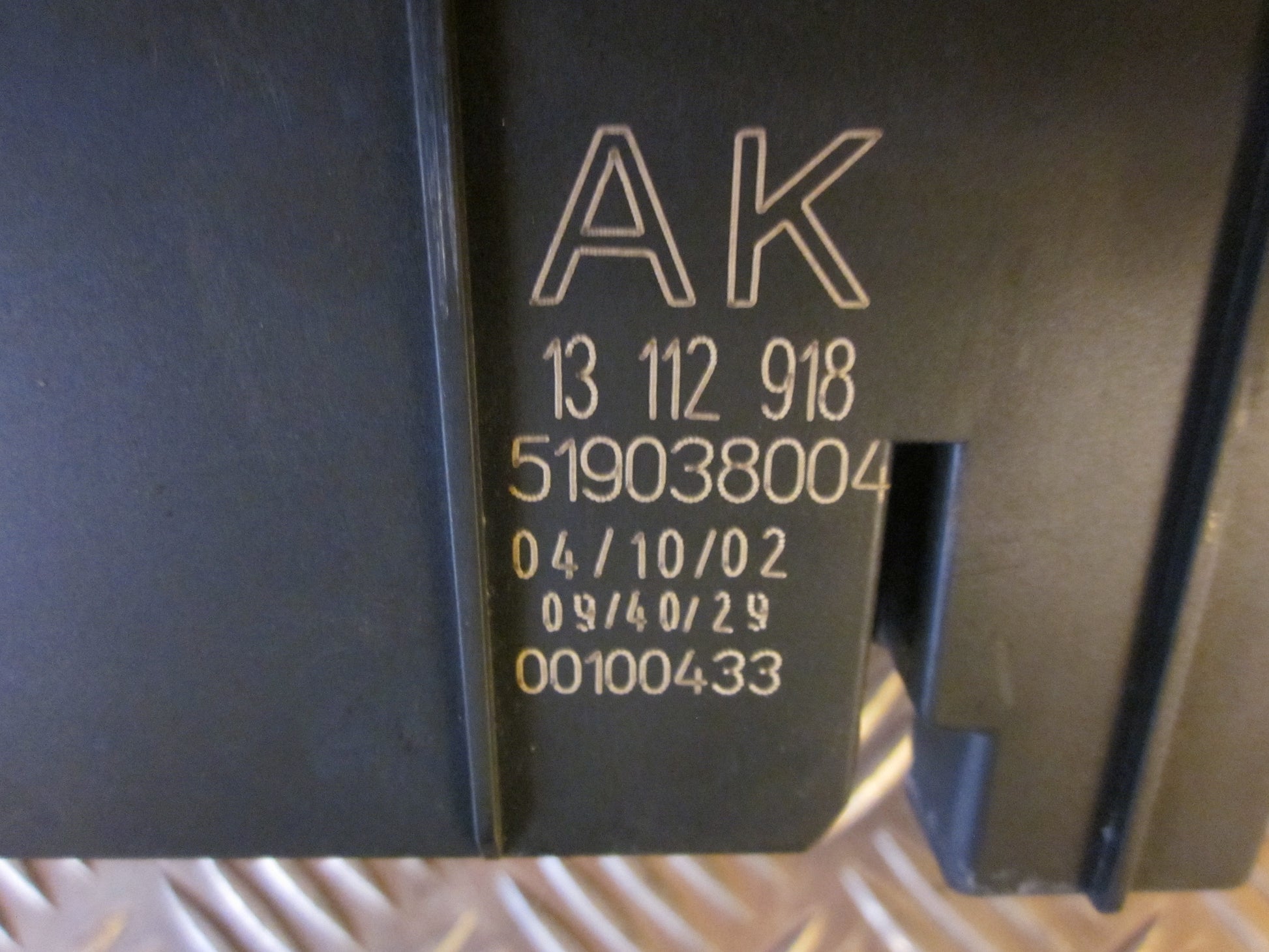 Opel Vectra C Sikringsboks Med OEM Nr. Ophugger Fra Opel Ophugger