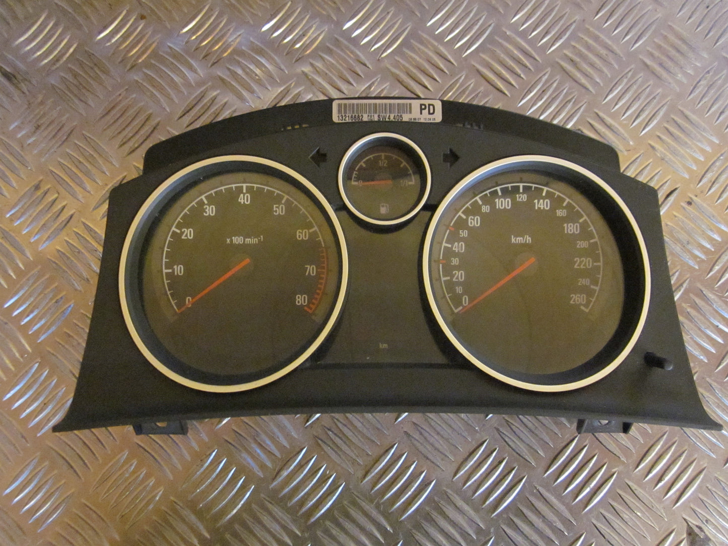 Opel Zafira B Speedometer - Instrument Med OEM Nr. Ophugger Fra Opel Ophugger