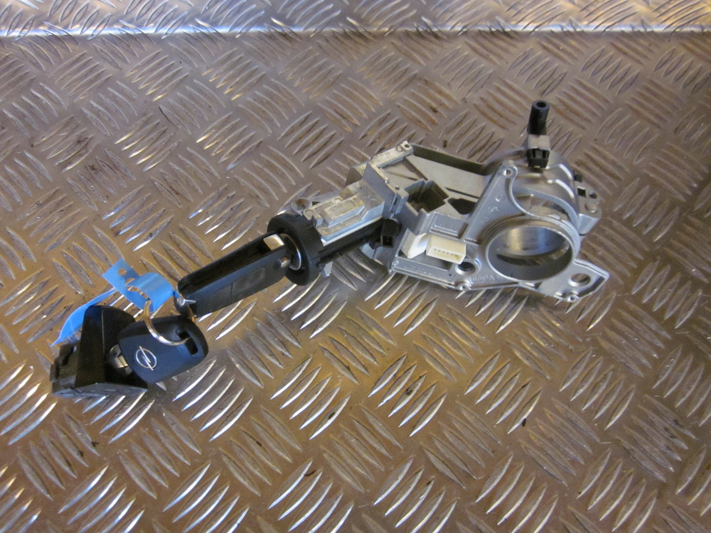 Opel Zafira B Ratlås Med OEM Nr. 93181315 Fra Opel Ophugger