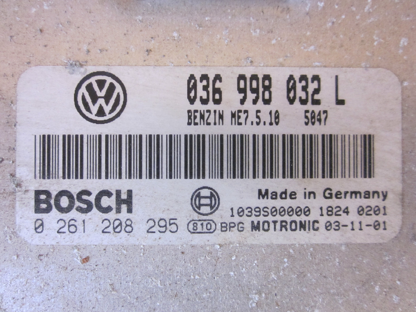 VW Golf 4 1J Motorstyring - Motorstyreboks - Injection Elboks Med OEM Nr. 036998032L Fra VW Ophugger