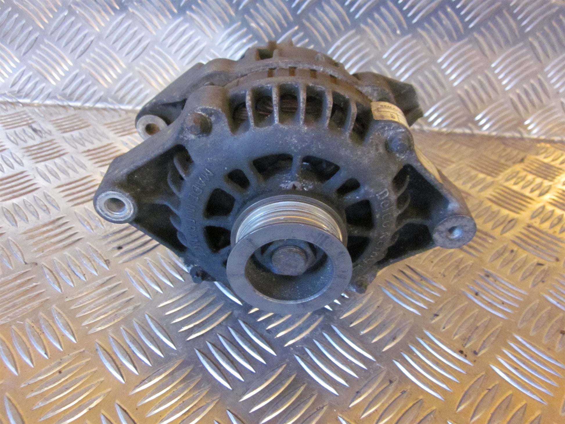 Opel Astra G Generator Med OEM Nr. 0124225028 Fra Opel Ophugger