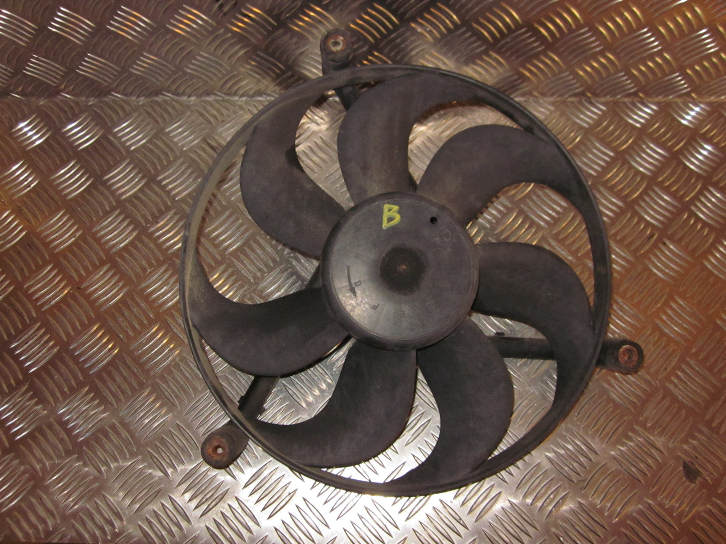 VW Lupo 6E/6X Kølerblæser El Med OEM Nr. 885000268 Fra VW Ophugger