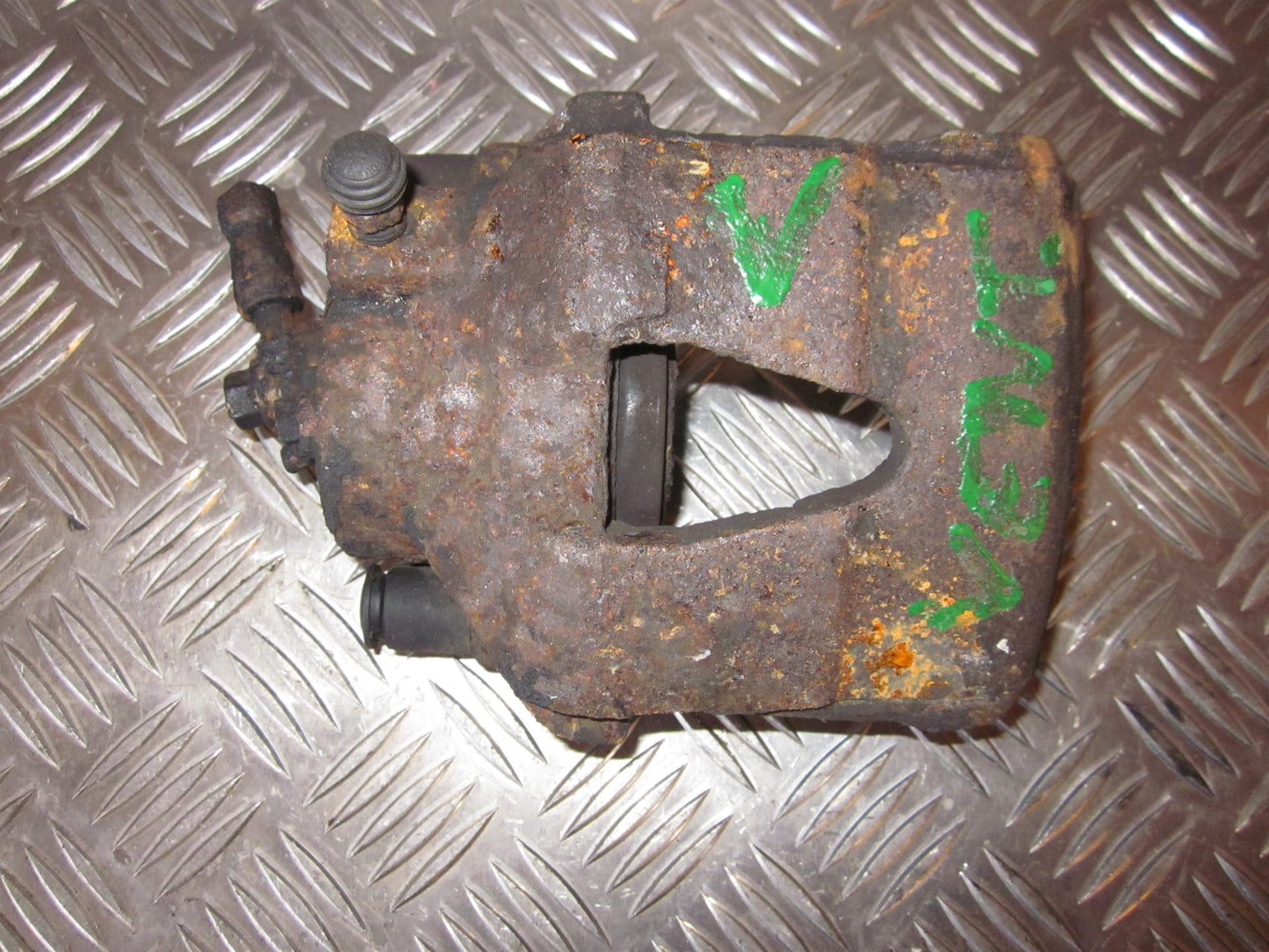 Seat Ibiza 6L Bremsekaliber VF Med OEM Nr. Ophugger Fra Seat Ophugger