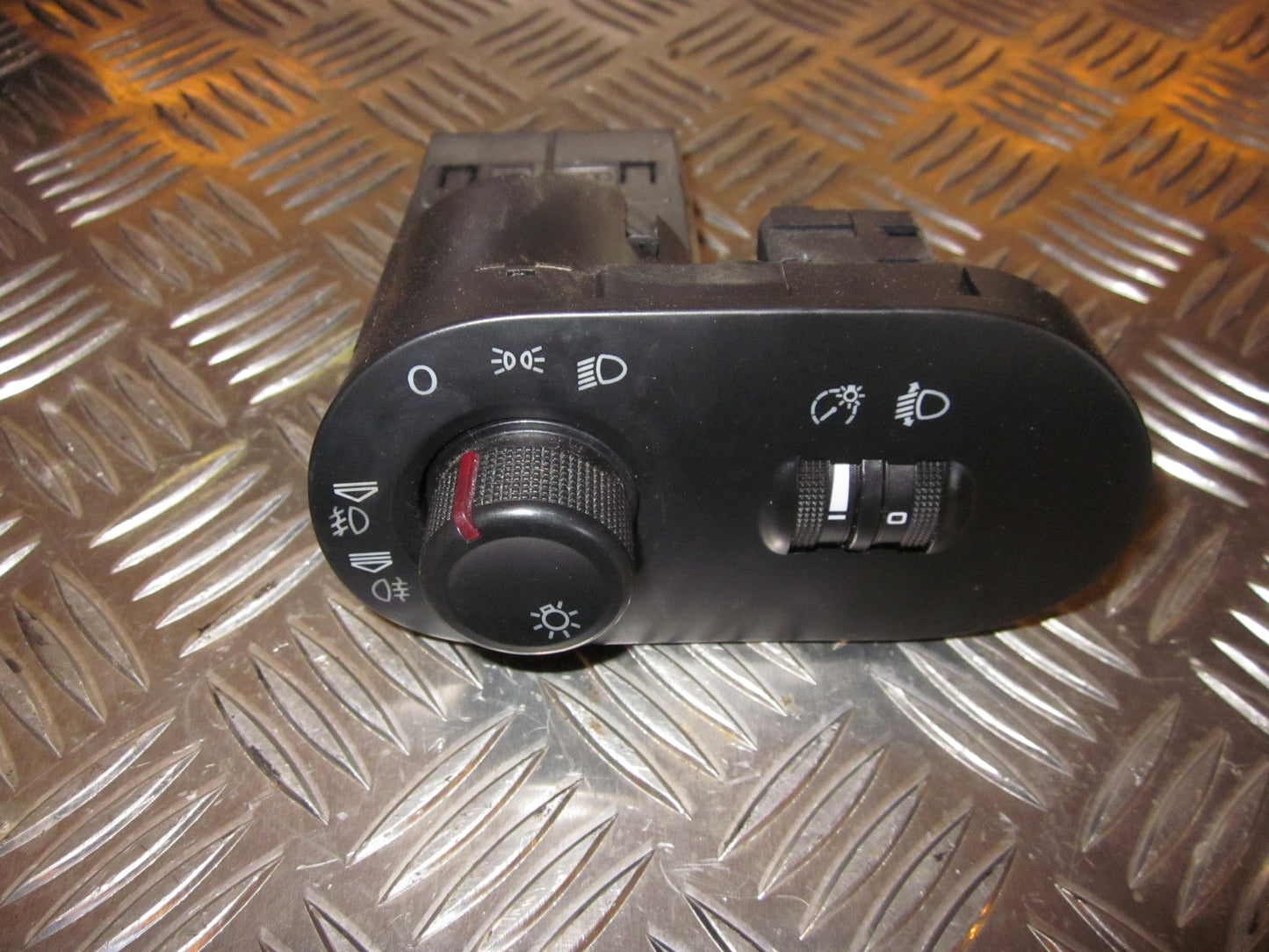 Seat Ibiza 6L Kontakt Lys Med OEM Nr. Ophugger Fra Seat Ophugger