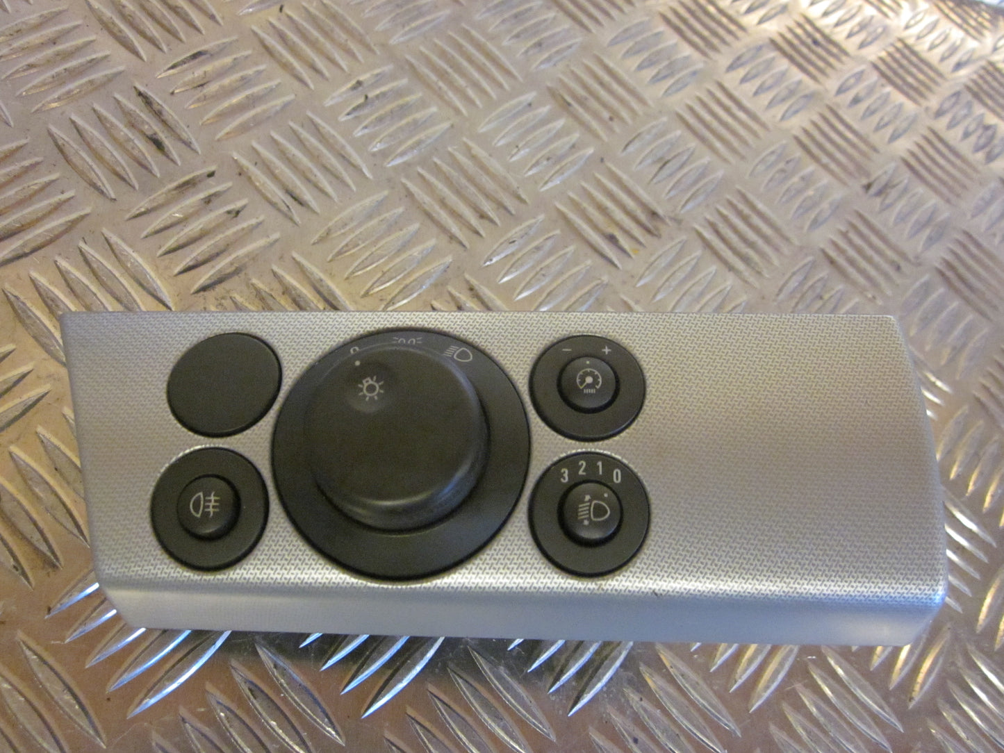 Opel Astra H Kontakt Lys Med OEM Nr. Ophugger Fra Opel Ophugger