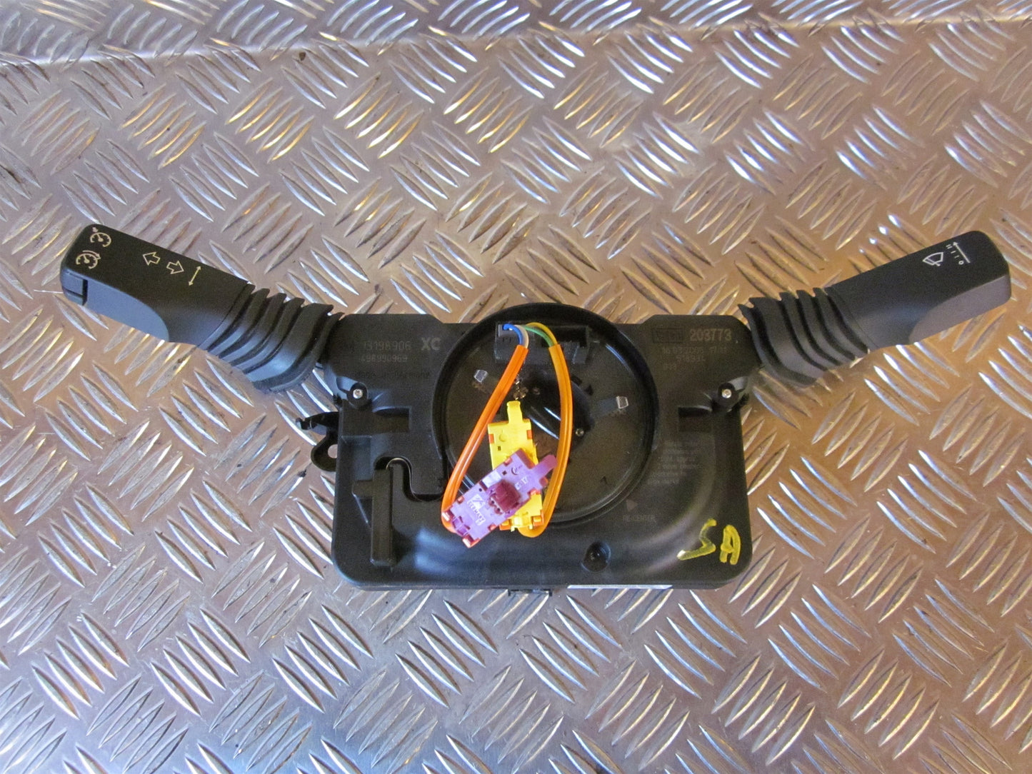 Opel Astra H Kontakt Combi Med OEM Nr. 13198906 Fra Opel Ophugger