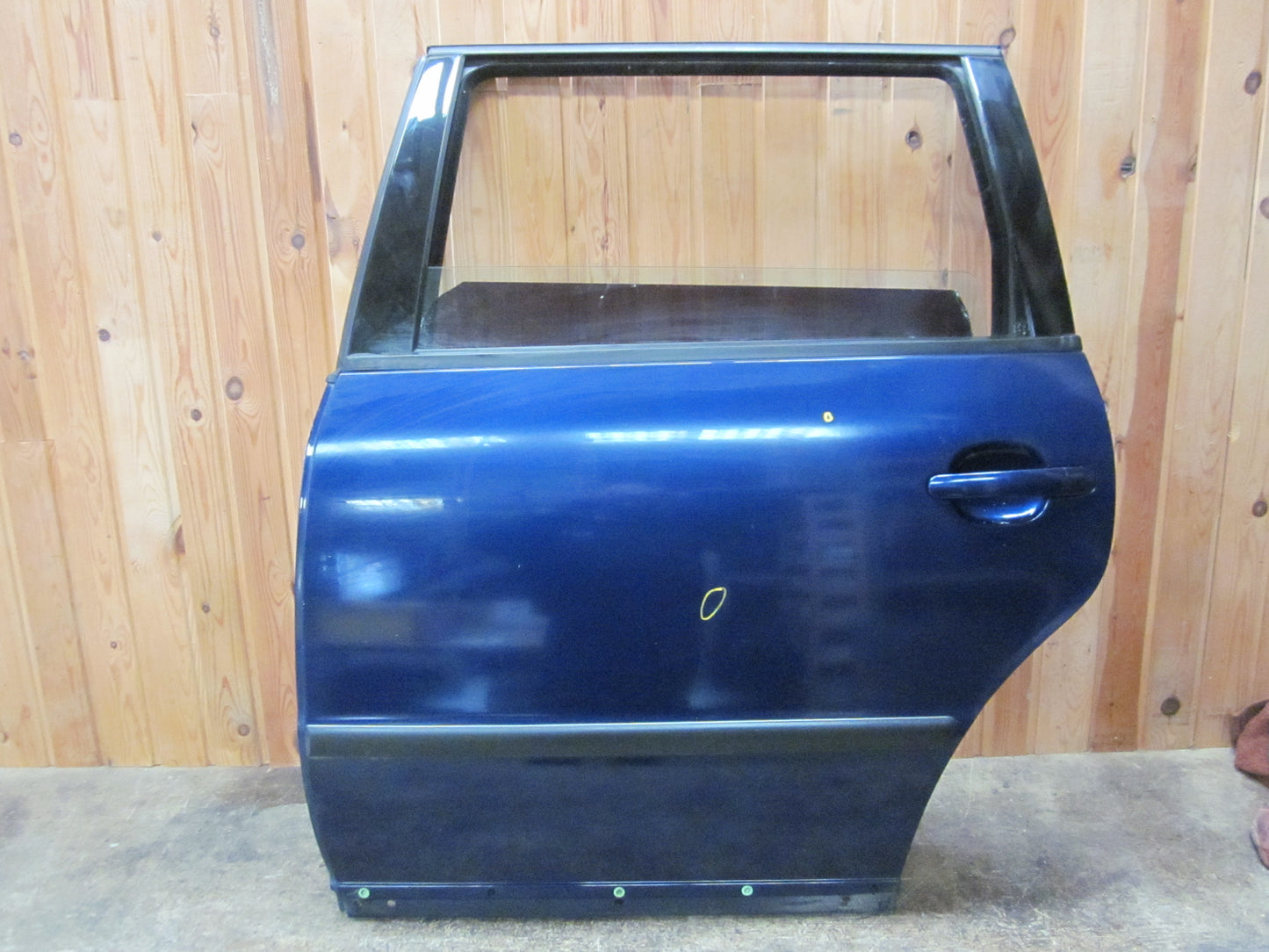 VW Passat 3B Bagdør V Med OEM Nr. 3B9833051AC Fra VW Ophugger