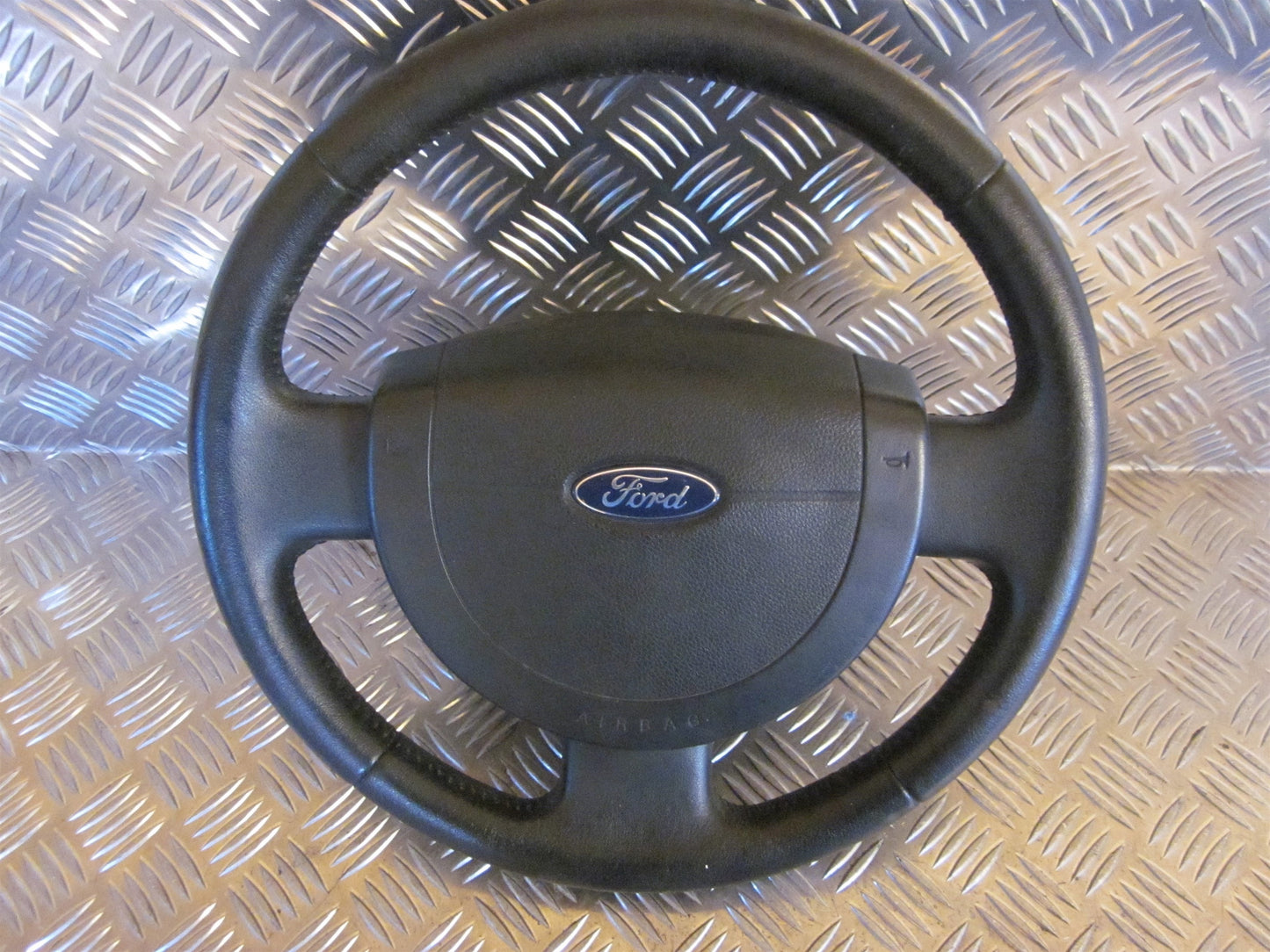 Ford Fiesta 6 Rat Med OEM Nr. Ophugger Fra Ford Ophugger