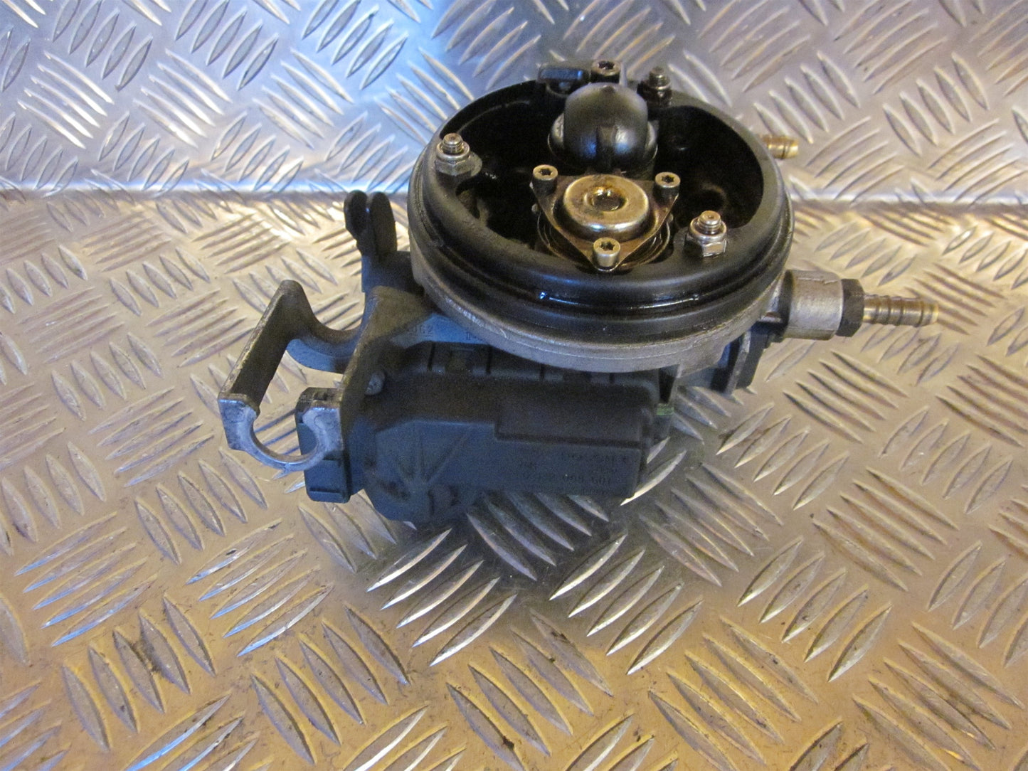 VW Polo 3 5D 6N Indspr. Monopoint Med OEM Nr. Ophugger Fra VW Ophugger