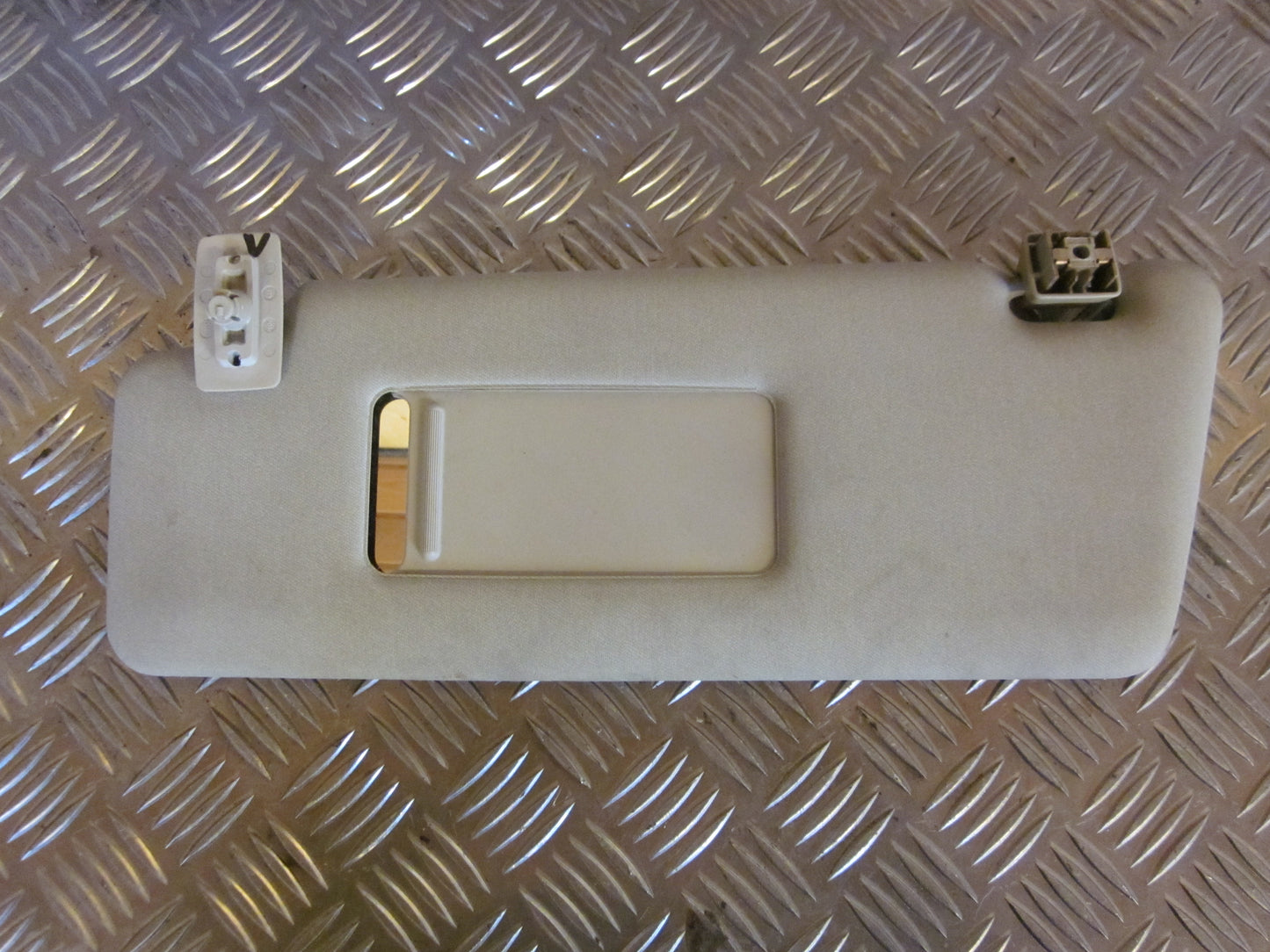 Mercedes E W210 Solskærm Med OEM Nr. Ophugger Fra Mercedes Ophugger