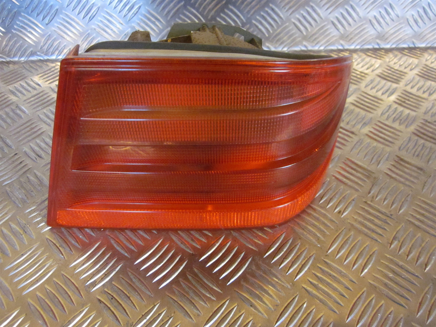 Mercedes E W210 Baglygte Med OEM Nr. Ophugger Fra Mercedes Ophugger