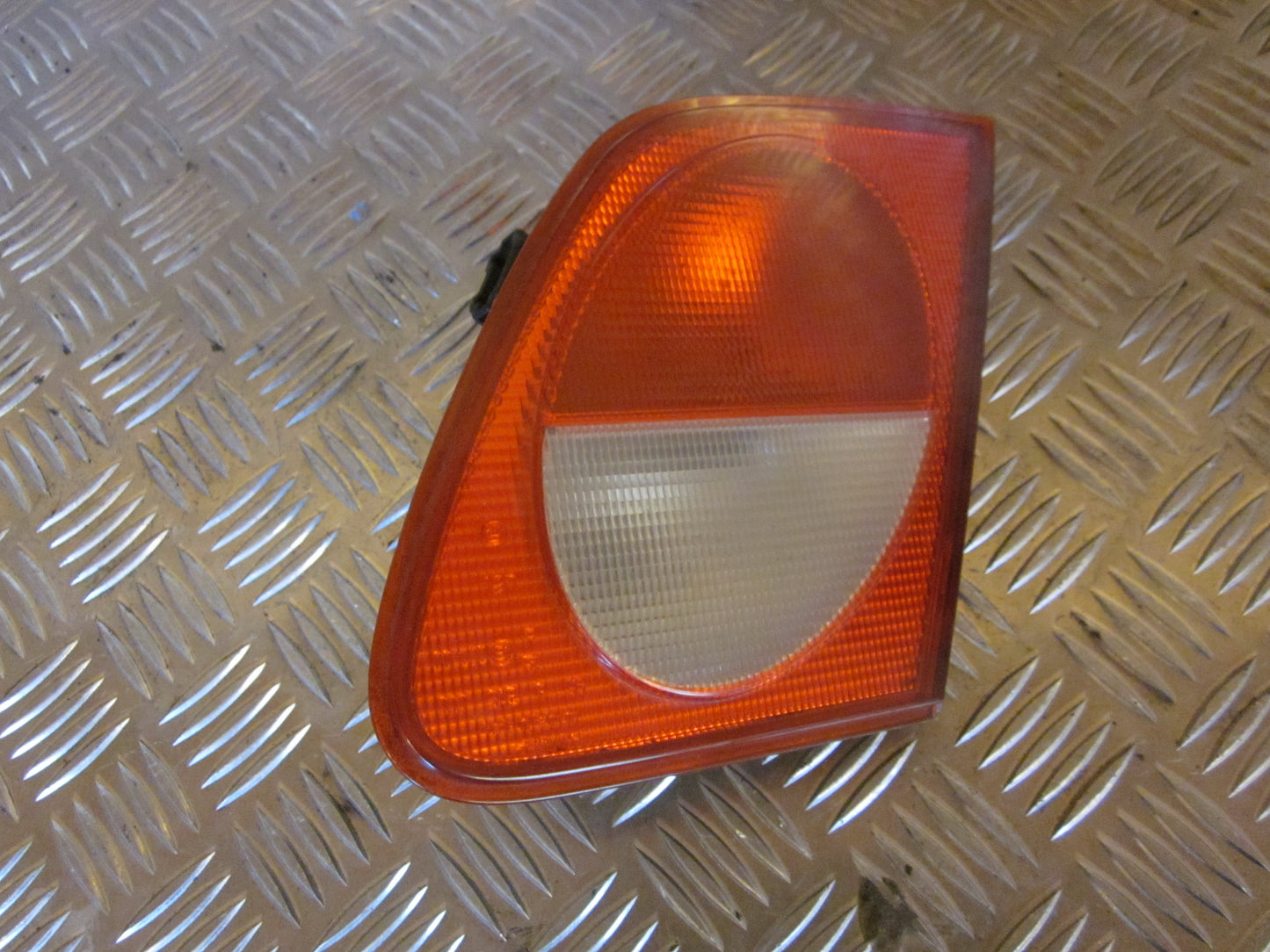 Mercedes E W210 Baglygte Med OEM Nr. Ophugger Fra Mercedes Ophugger