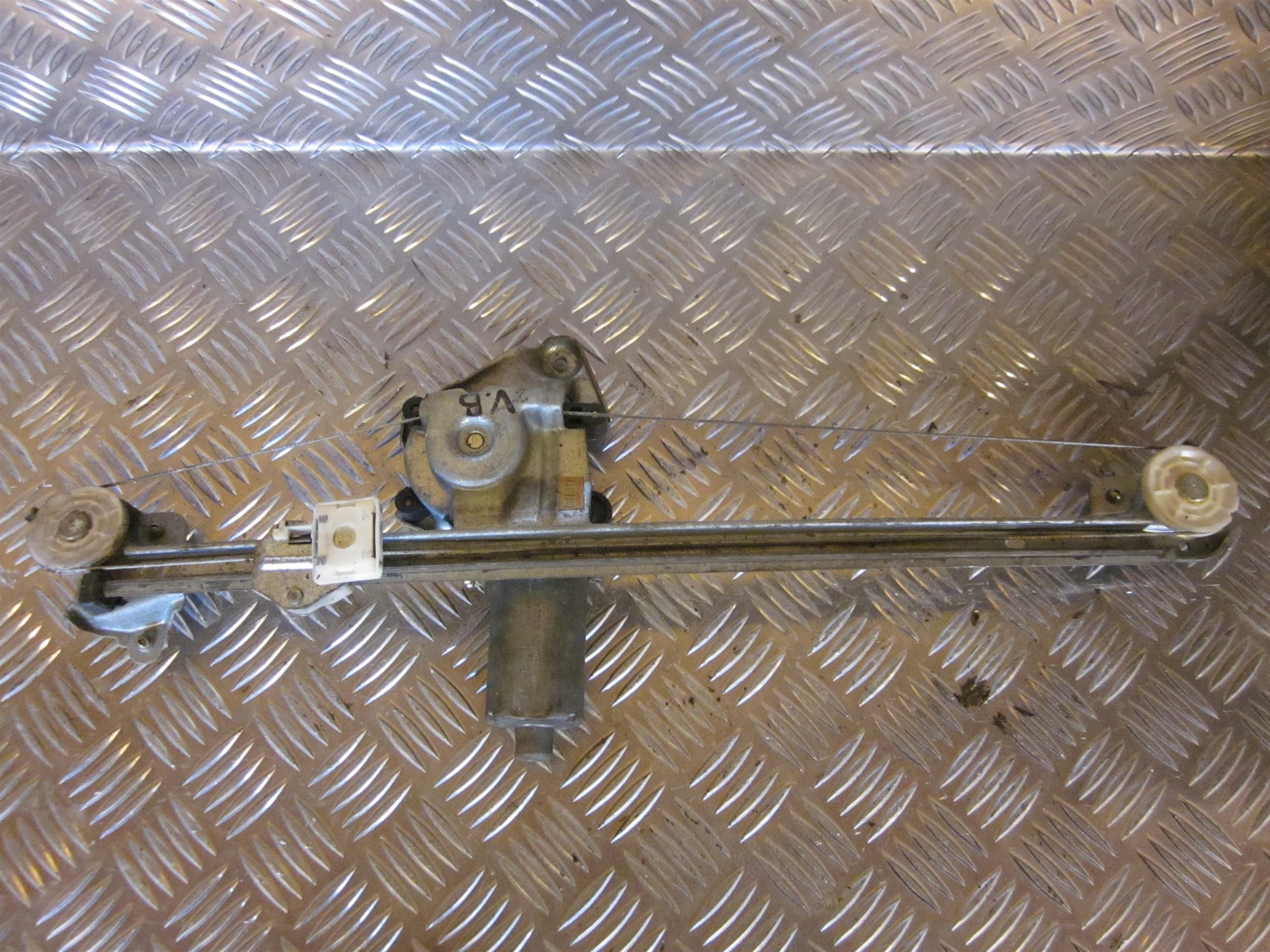 Mercedes E W210 Rudemotor - Rudehejs Med OEM Nr. Ophugger Fra Mercedes Ophugger