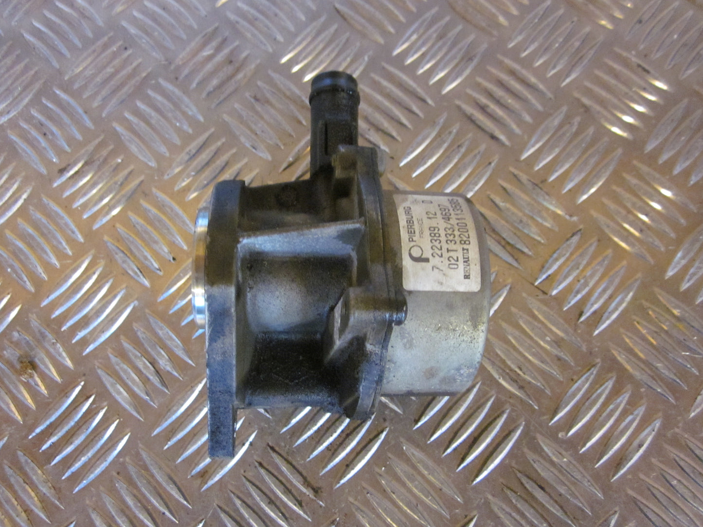 Renault Kangoo 1 Vacuumpumpe Med OEM Nr. Ophugger Fra Renault Ophugger