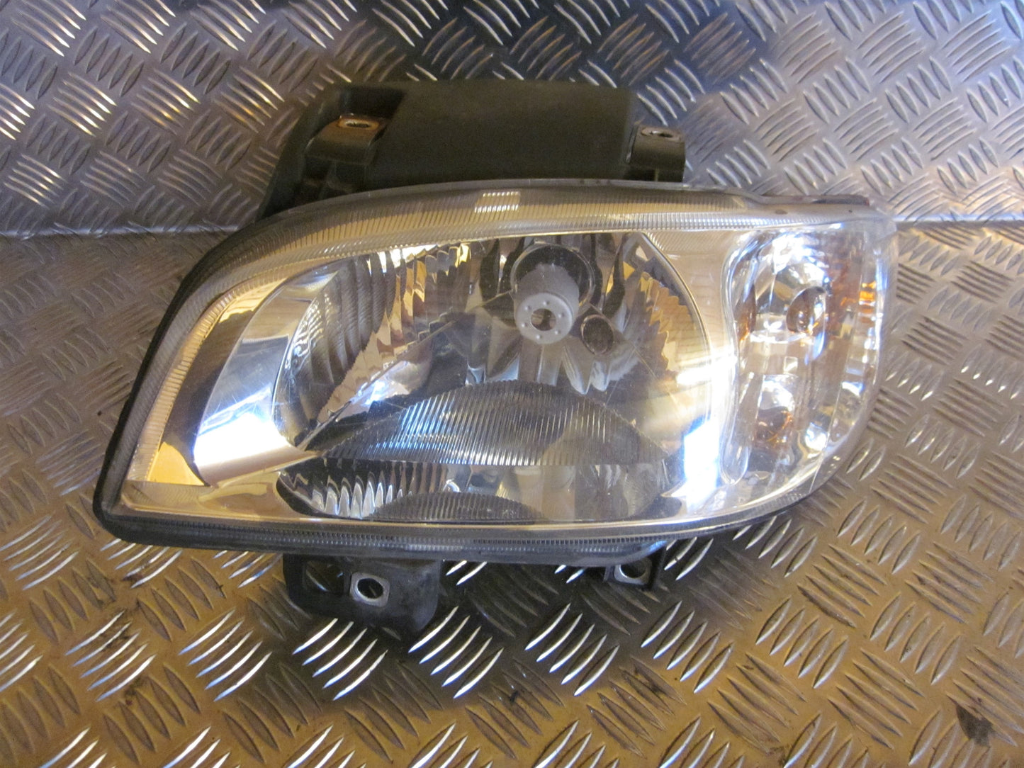 Seat Ibiza 6K2 Forlygte Med OEM Nr. 6K1941043A Fra Seat Ophugger