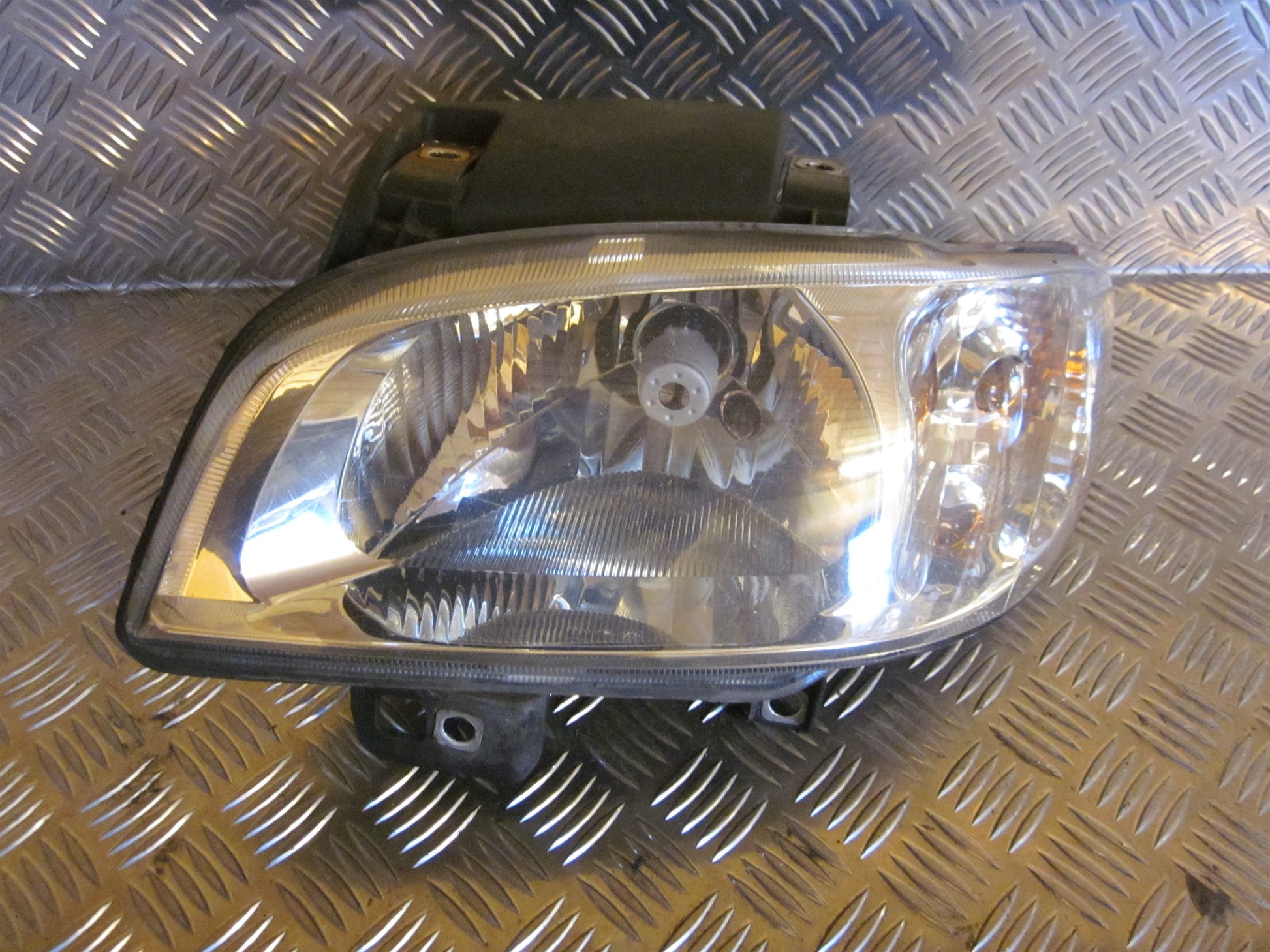 Seat Ibiza 6K2 Forlygte Med OEM Nr. 6K1941043A Fra Seat Ophugger