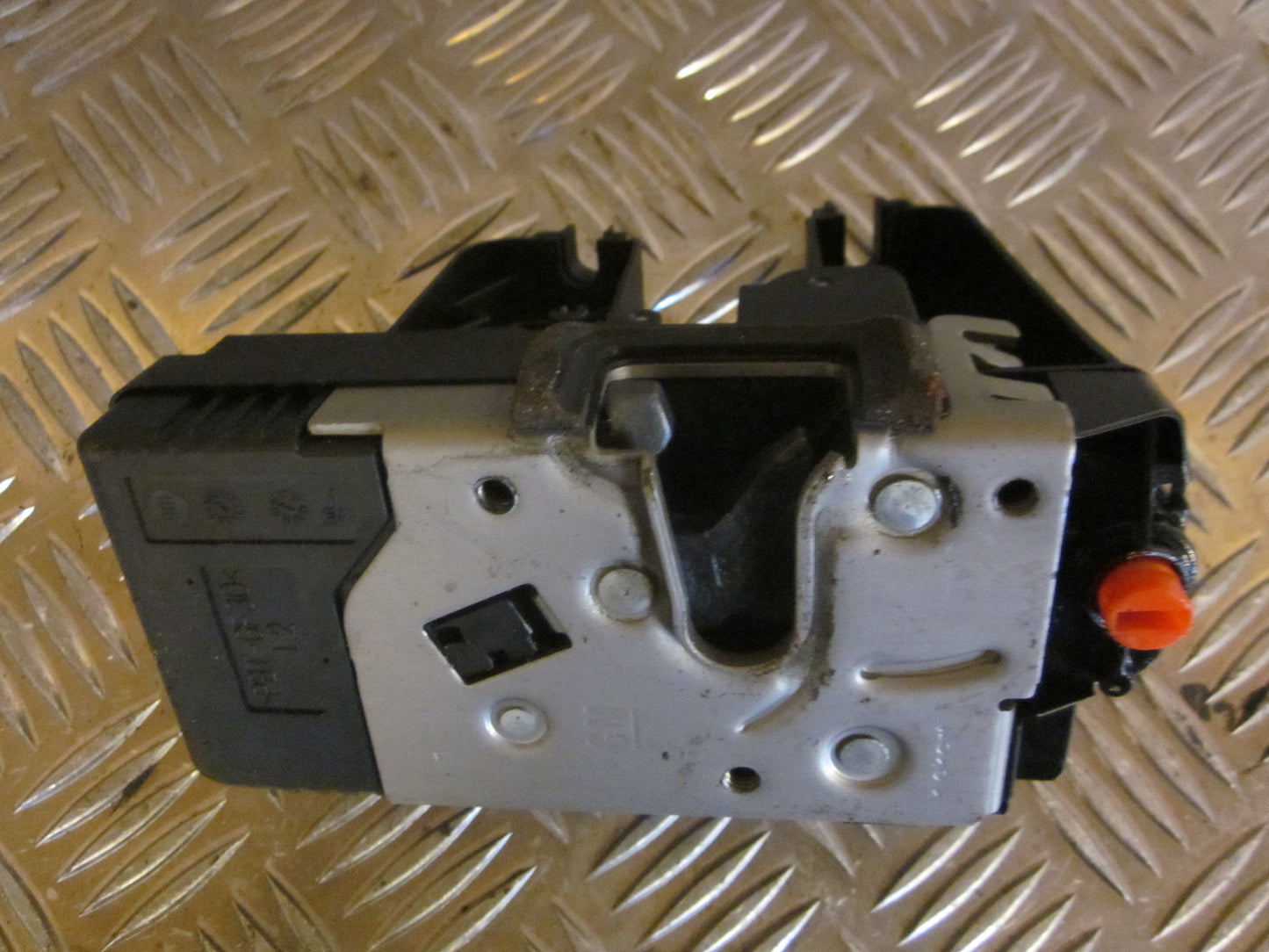 Opel Vectra C Dørlås Med OEM Nr. 13210760 Fra Opel Ophugger