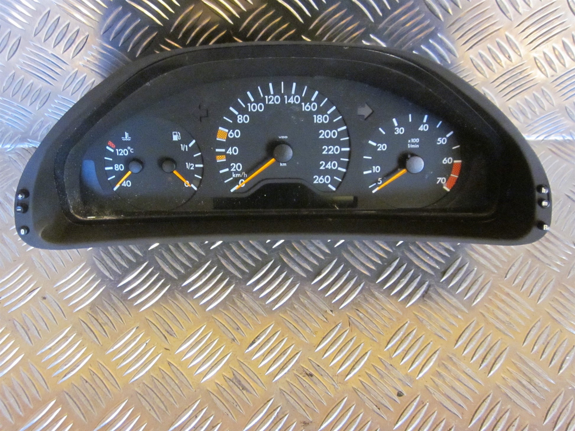 Mercedes E W210 Speedometer - Instrument Med OEM Nr. Ophugger Fra Mercedes Ophugger