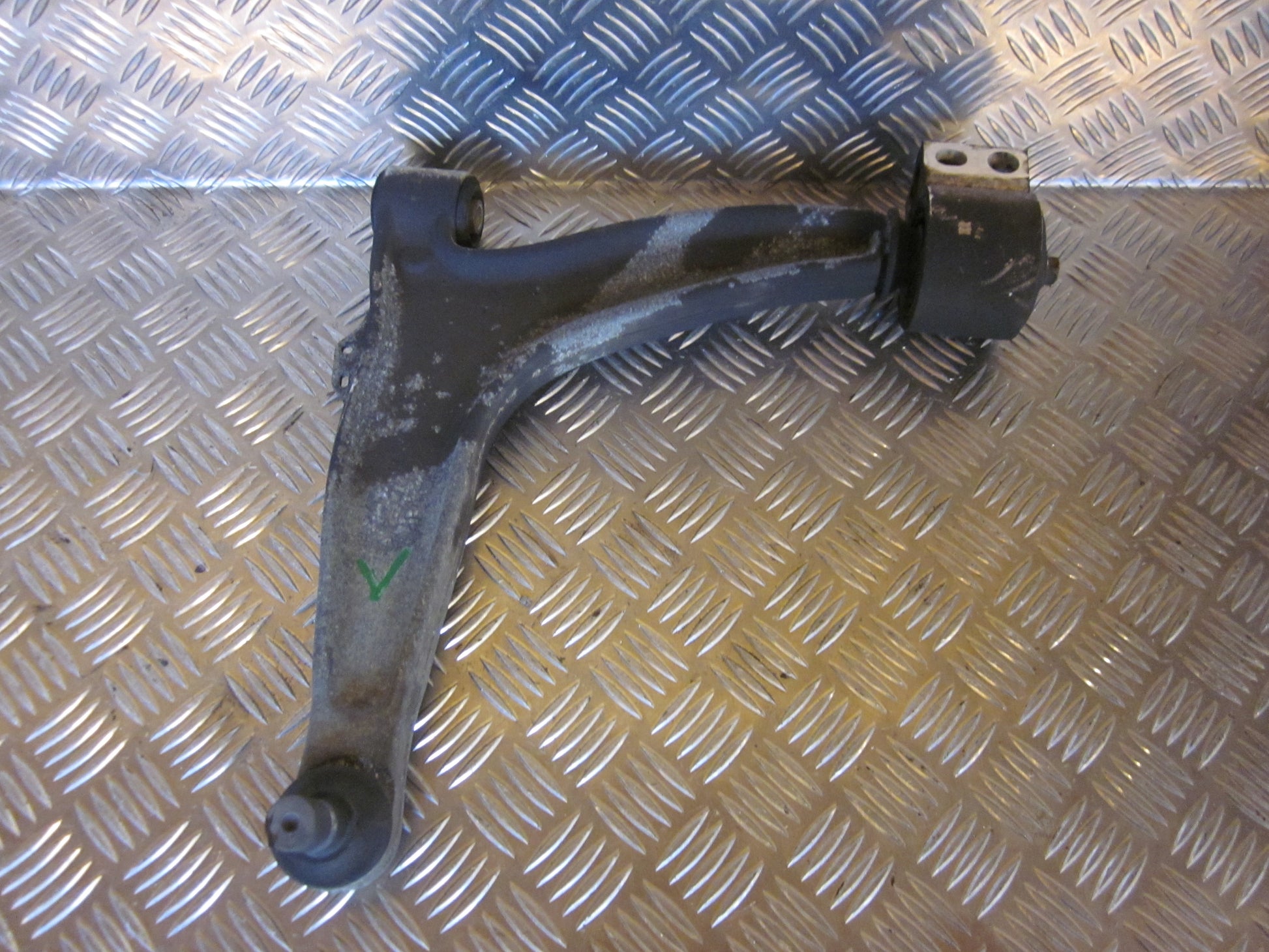 Opel Vectra C Bærearm F.N. V Med OEM Nr. Ophugger Fra Opel Ophugger