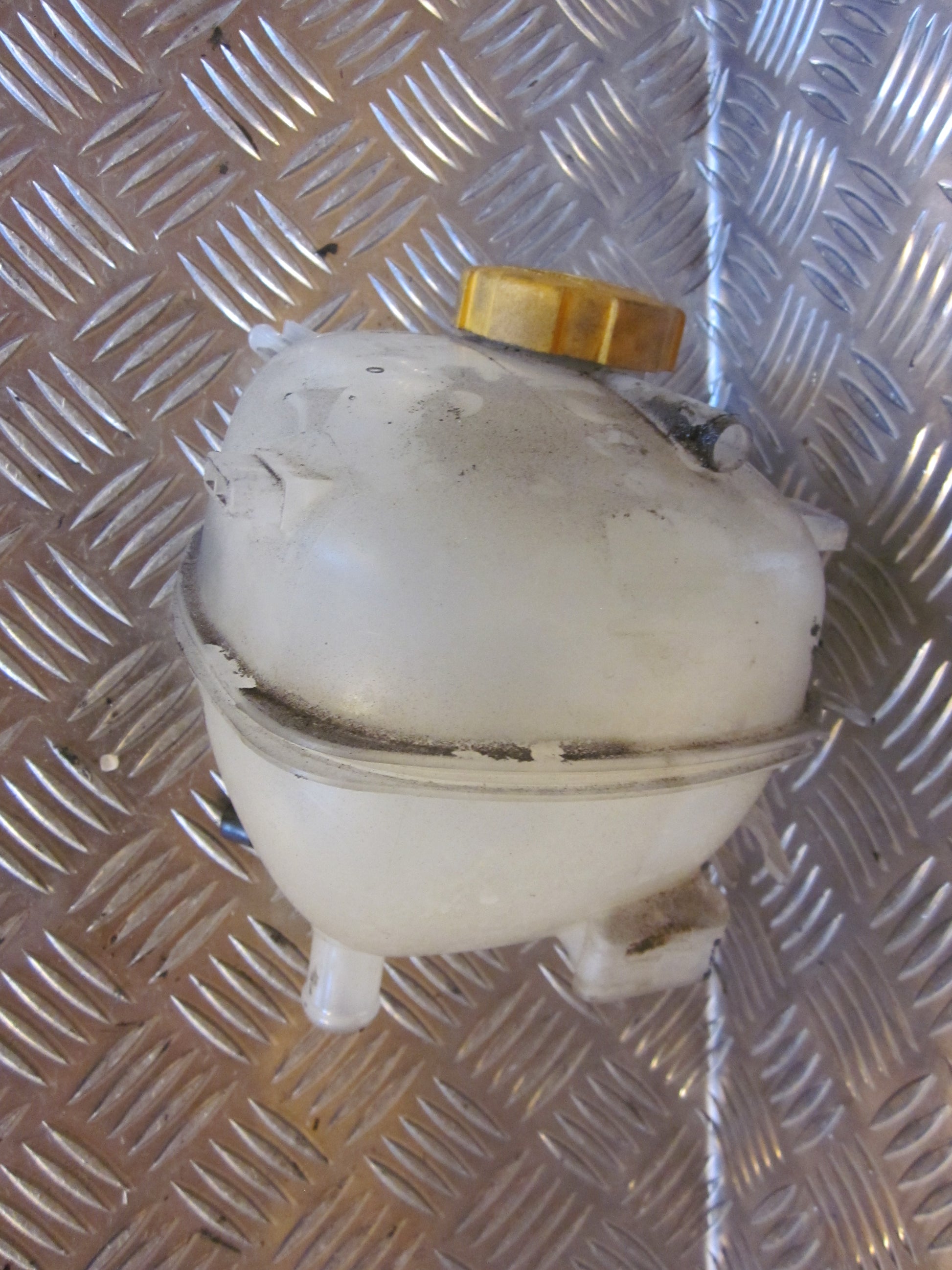 Opel Vectra C Ekspansionsbehold Med OEM Nr. 9202200 Fra Opel Ophugger