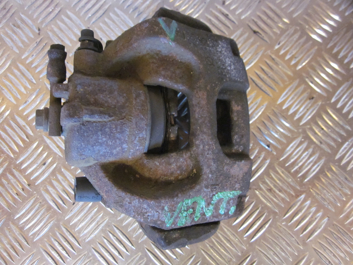 Opel Vectra C Bremsekaliber VF Med OEM Nr. Ophugger Fra Opel Ophugger