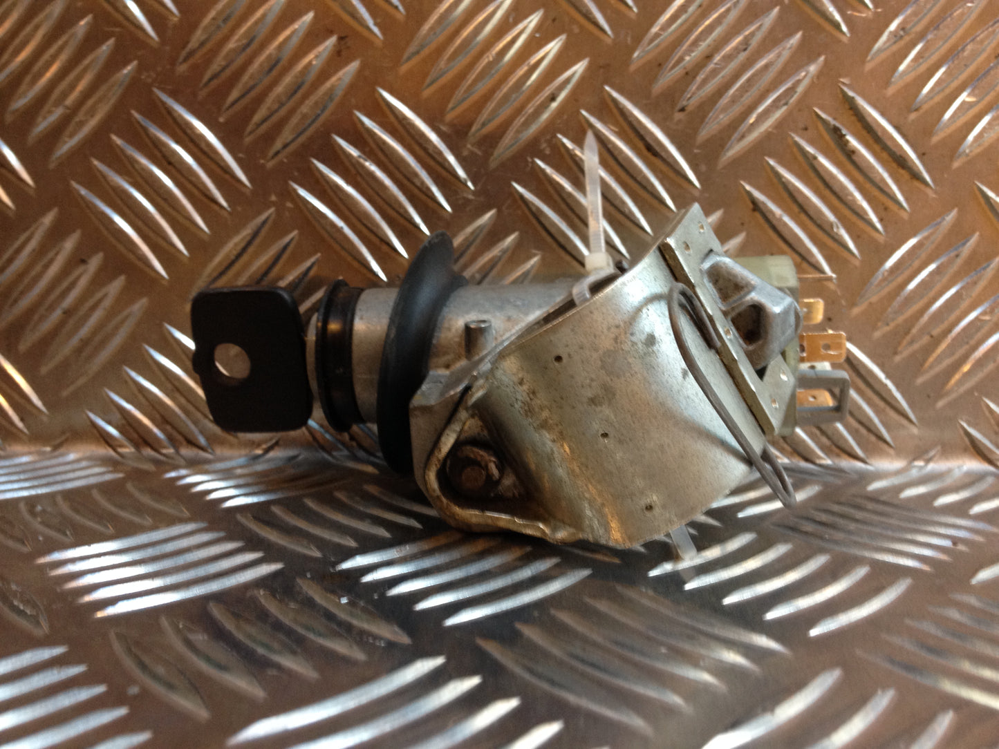 Opel Astra F Ratlås Med OEM Nr. Ophugger Fra Opel Ophugger