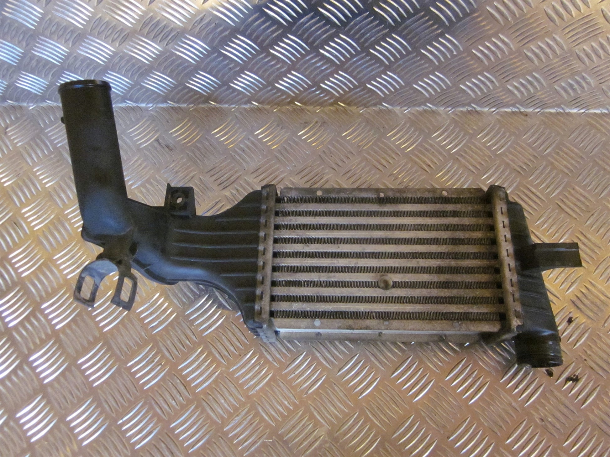 Opel Zafira A Køler Intercooler Med OEM Nr. Ophugger Fra Opel Ophugger