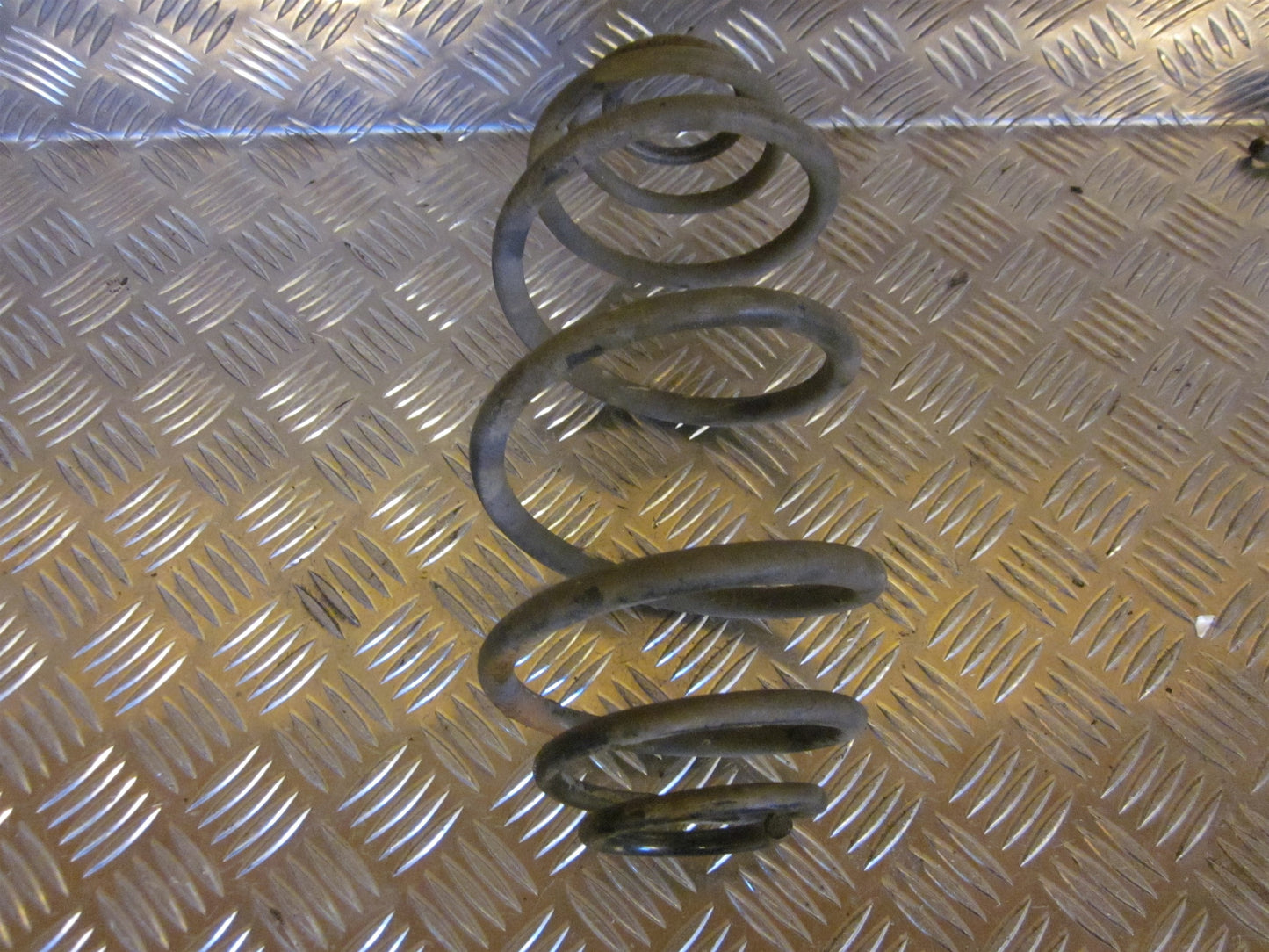 Opel Astra G Bagfjeder Spiral Med OEM Nr. Ophugger Fra Opel Ophugger