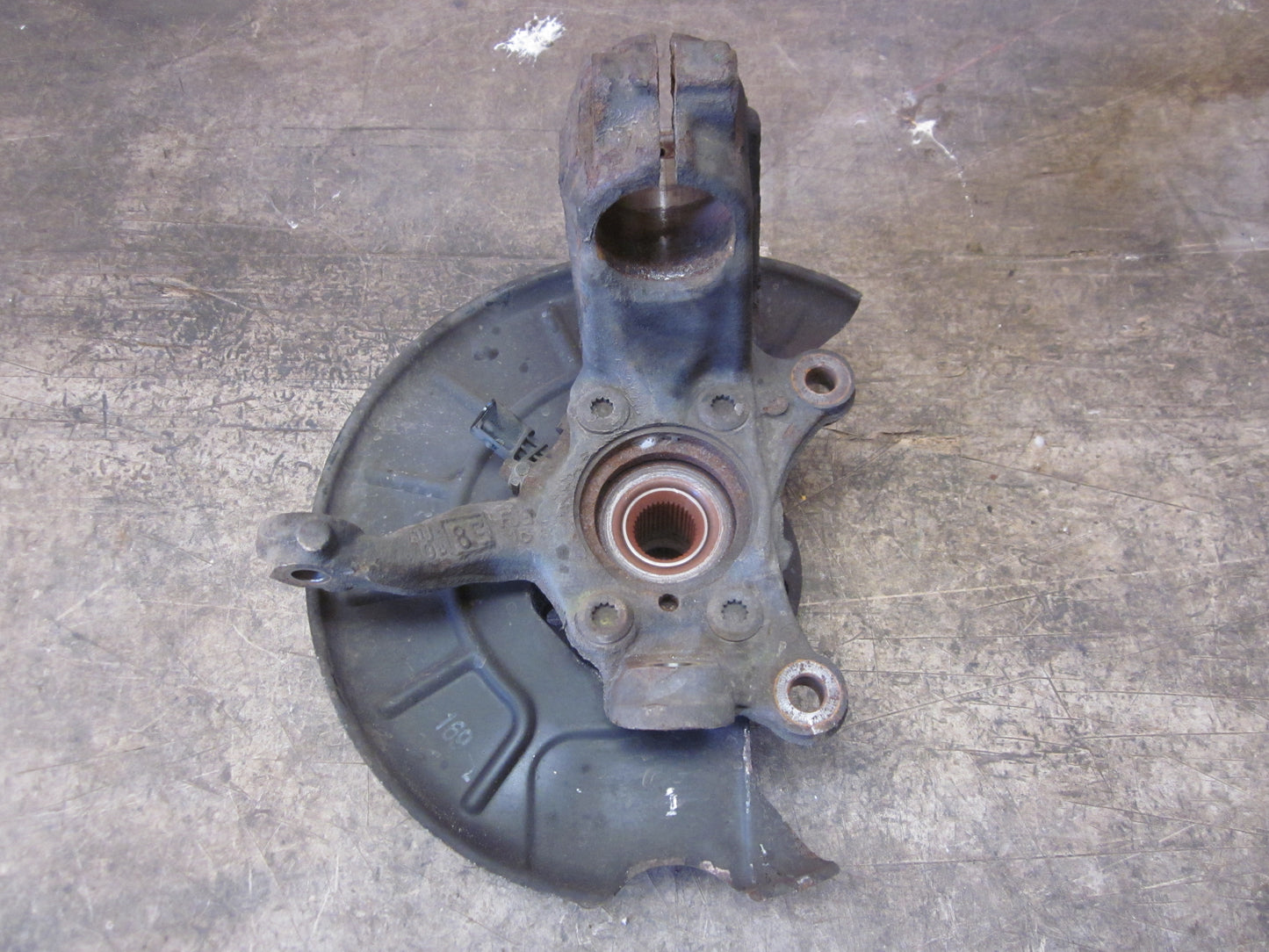 VW Caddy 2K Spindel For V Med OEM Nr. Ophugger Fra VW Ophugger