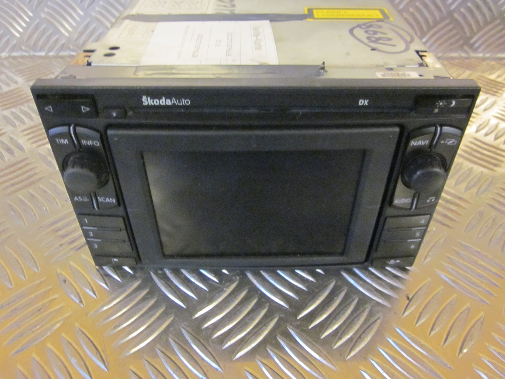 Skoda Superb Navigationsanl Med OEM Nr. 1U0035191BX Fra Skoda Ophugger