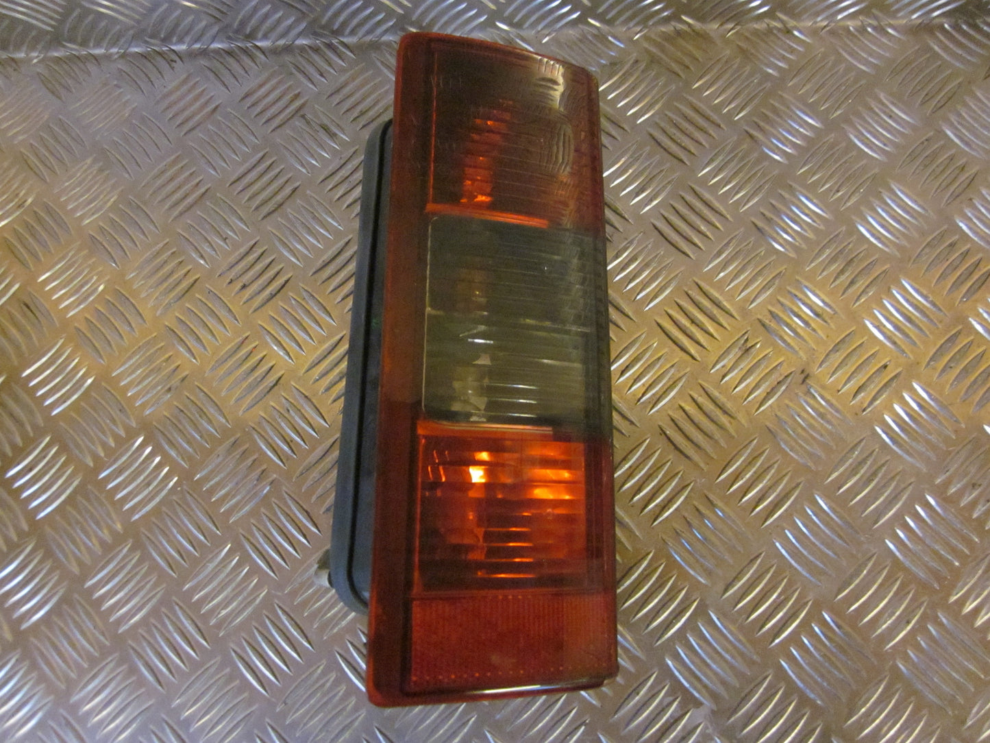 Opel Combo C Baglygte Med OEM Nr. Ophugger Fra Opel Ophugger