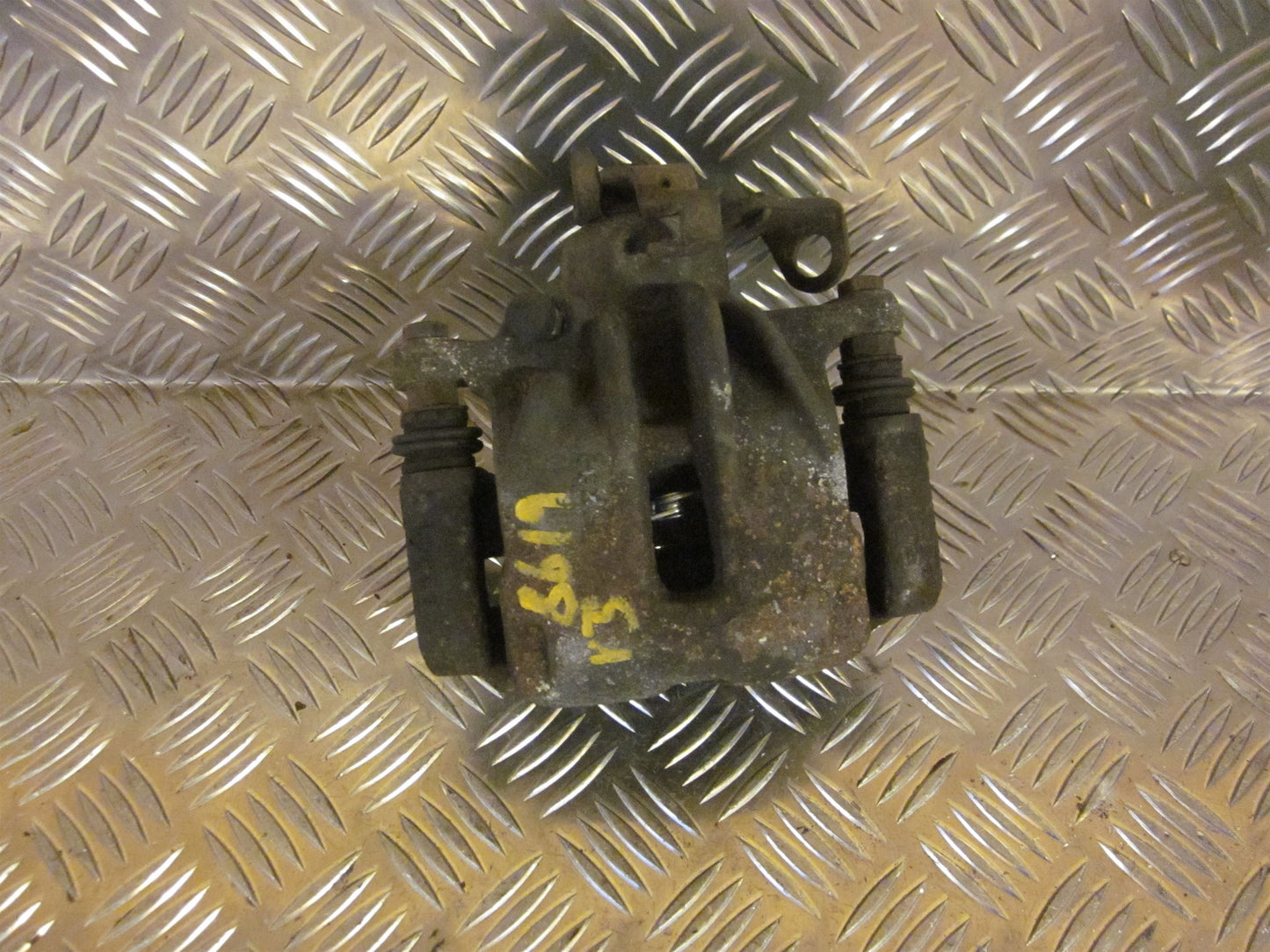 Renault Trafic 1 Bremsekaliber VB Med OEM Nr. Ophugger Fra Renault Ophugger