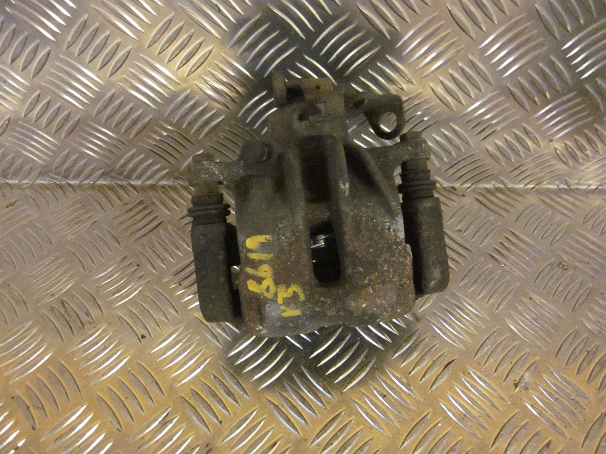 Renault Trafic 1 Bremsekaliber VB Med OEM Nr. Ophugger Fra Renault Ophugger