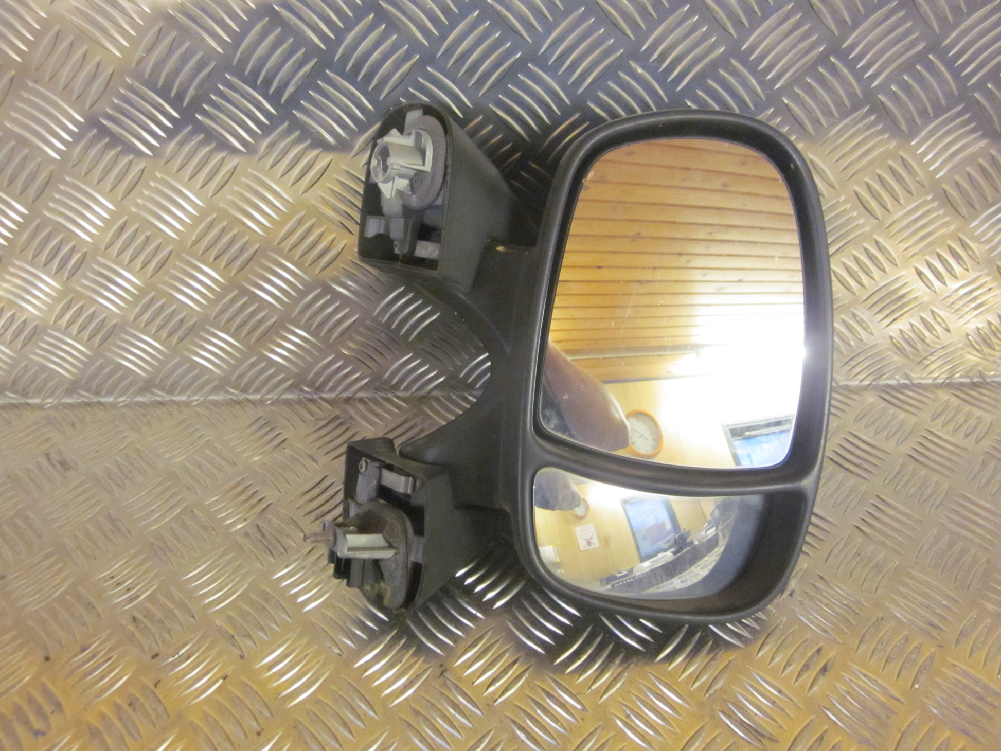 Renault Trafic 1 Sidespejl Med OEM Nr. Ophugger Fra Renault Ophugger