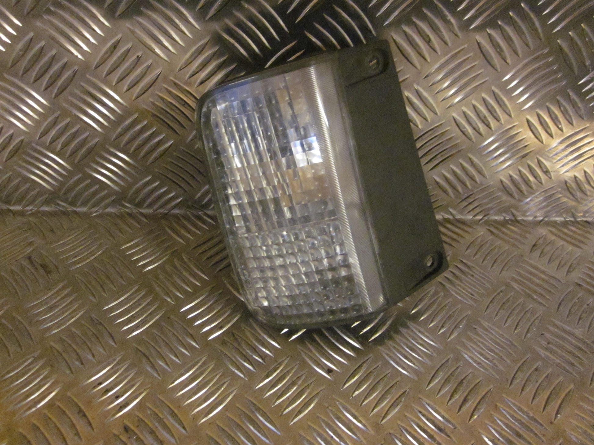 Renault Trafic 1 Baglygte Med OEM Nr. Ophugger Fra Renault Ophugger