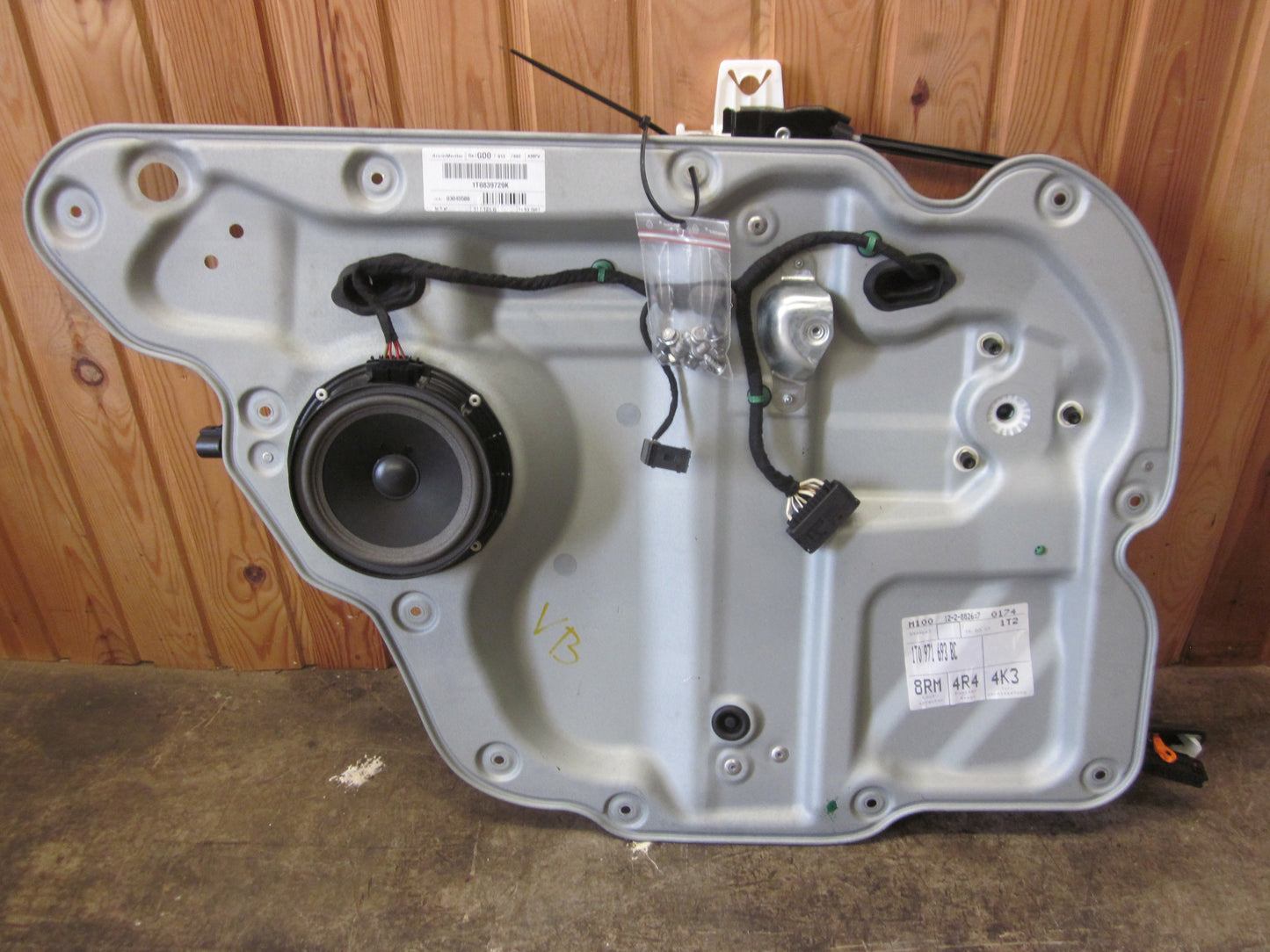 VW Touran 1T GP Rudemotor - Rudehejs Med OEM Nr. 1T1839729K Fra VW Ophugger