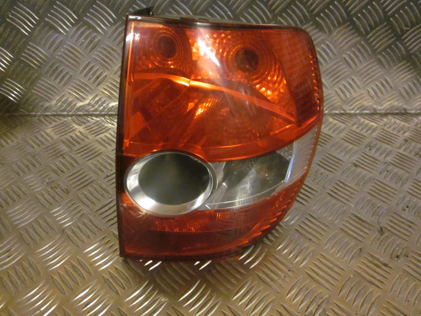 VW Fox 5Z Baglygte Med OEM Nr. Ophugger Fra VW Ophugger