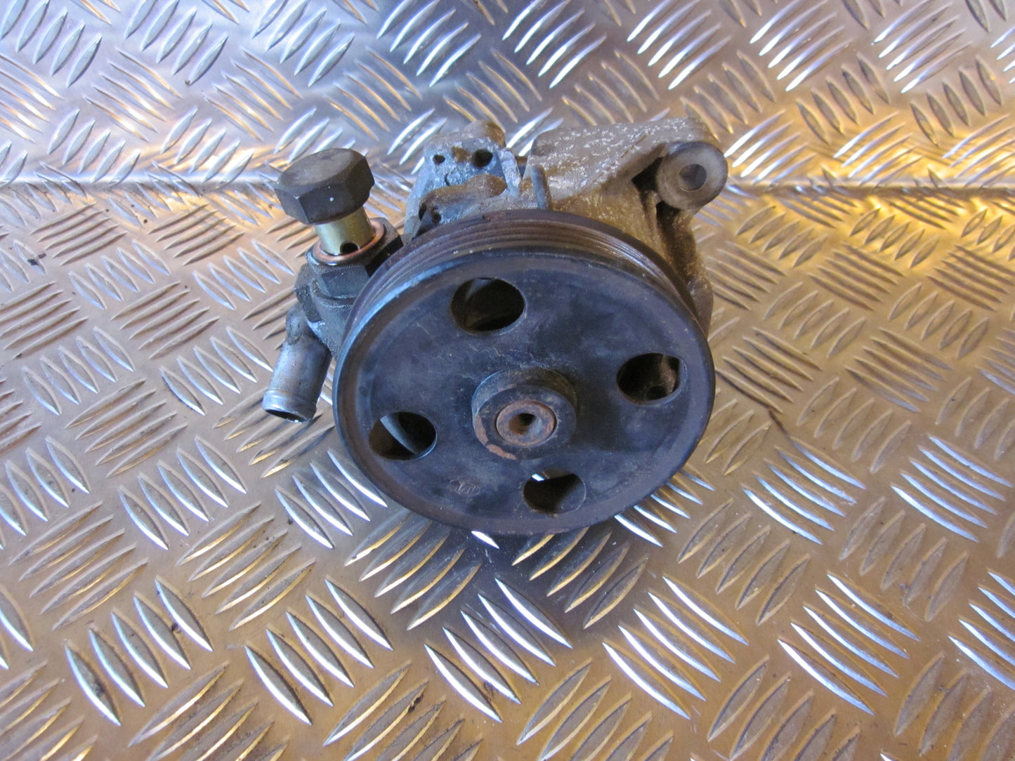 Honda Accord 4/D-5/D CE Servopumpe Med OEM Nr. Ophugger Fra Honda Ophugger