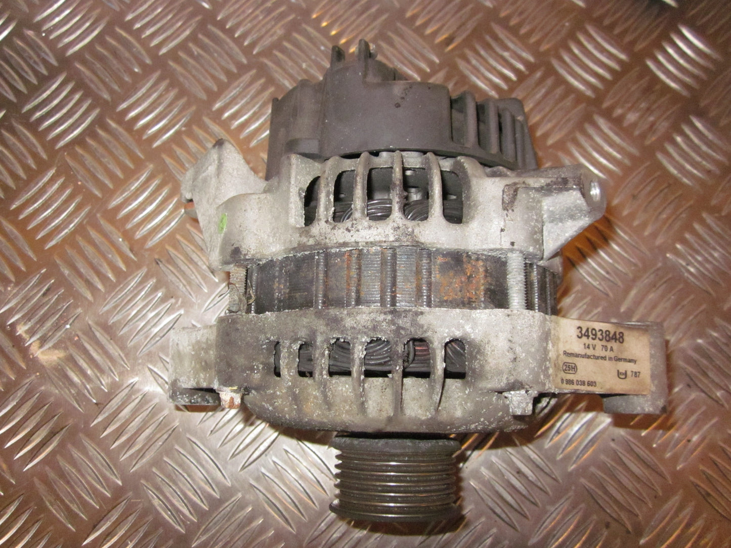 Opel Astra F Generator Med OEM Nr. 0986038603 Fra Opel Ophugger